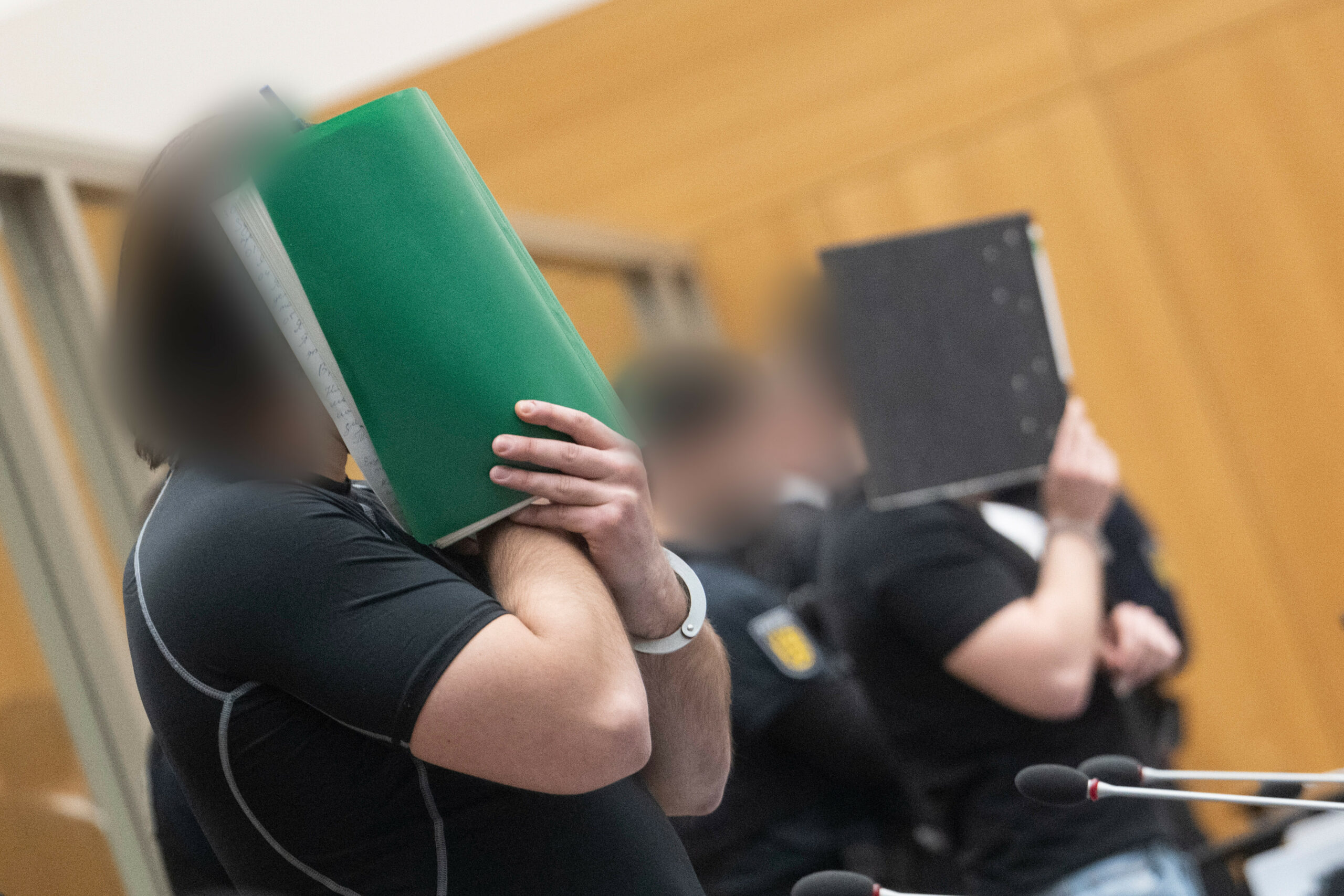 Die Angeklagten stehen wegen Agententätigkeit im Auftrag eines russischen Nachrichtendienstes vor dem Oberlandesgericht Stuttgart.