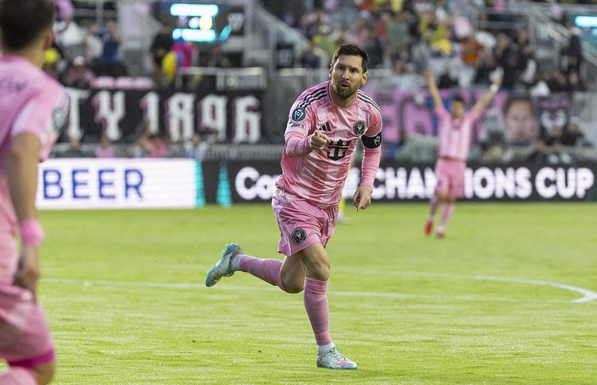 Lionel Messi bejubelt sein Tor