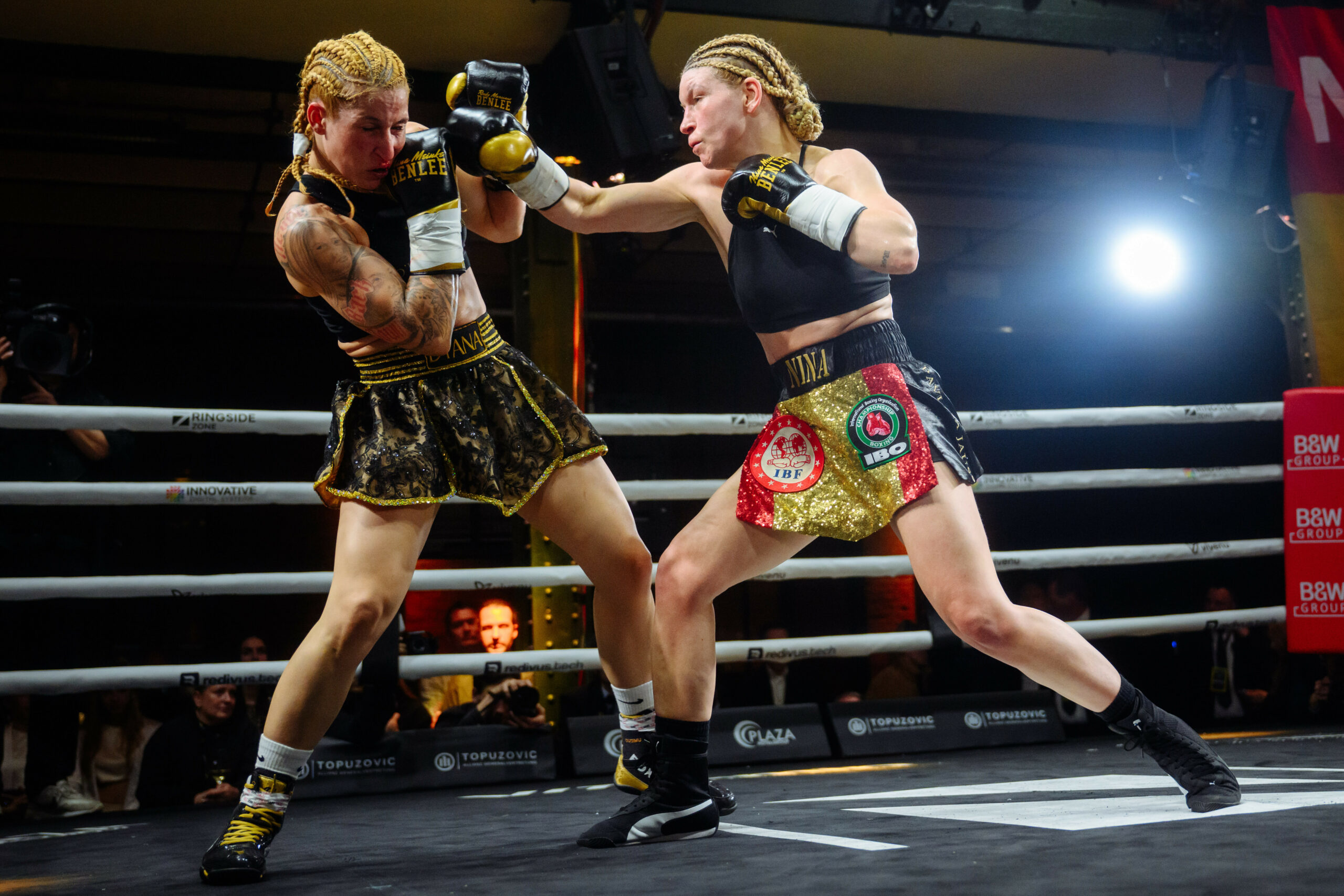 Nina Meinke boxt gegen Dyana Vargas