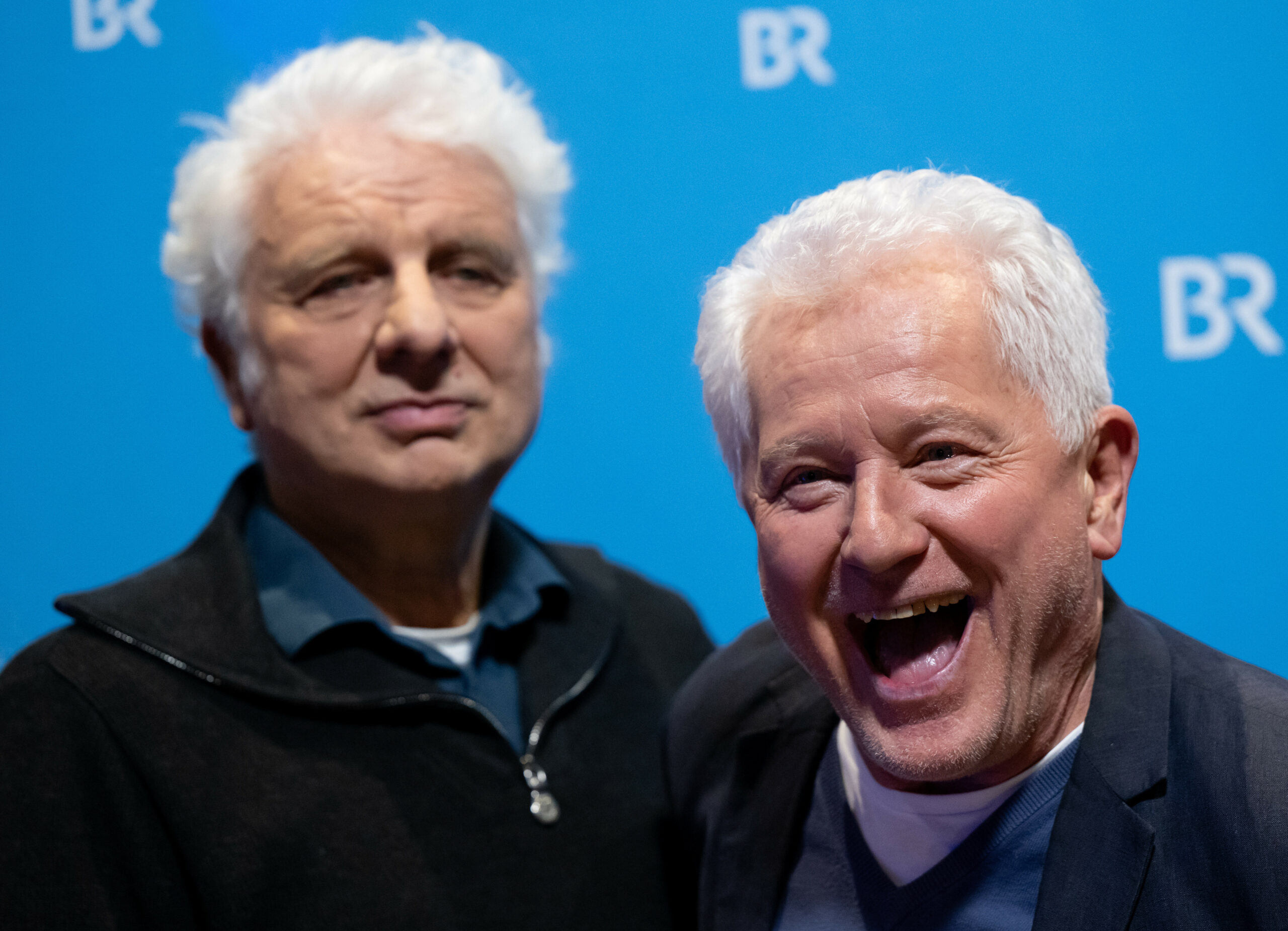 Miroslav Nemec (r) und Udo Wachtveitl kommen in der Hochschule für Fernsehen und Film zu der Premiere des letzten München-Tatorts „Unvergänglich“. Die Münchner TV-Ermittler gehen nach 100 Folgen und 35 Jahren in den Tatort-Ruhestand.