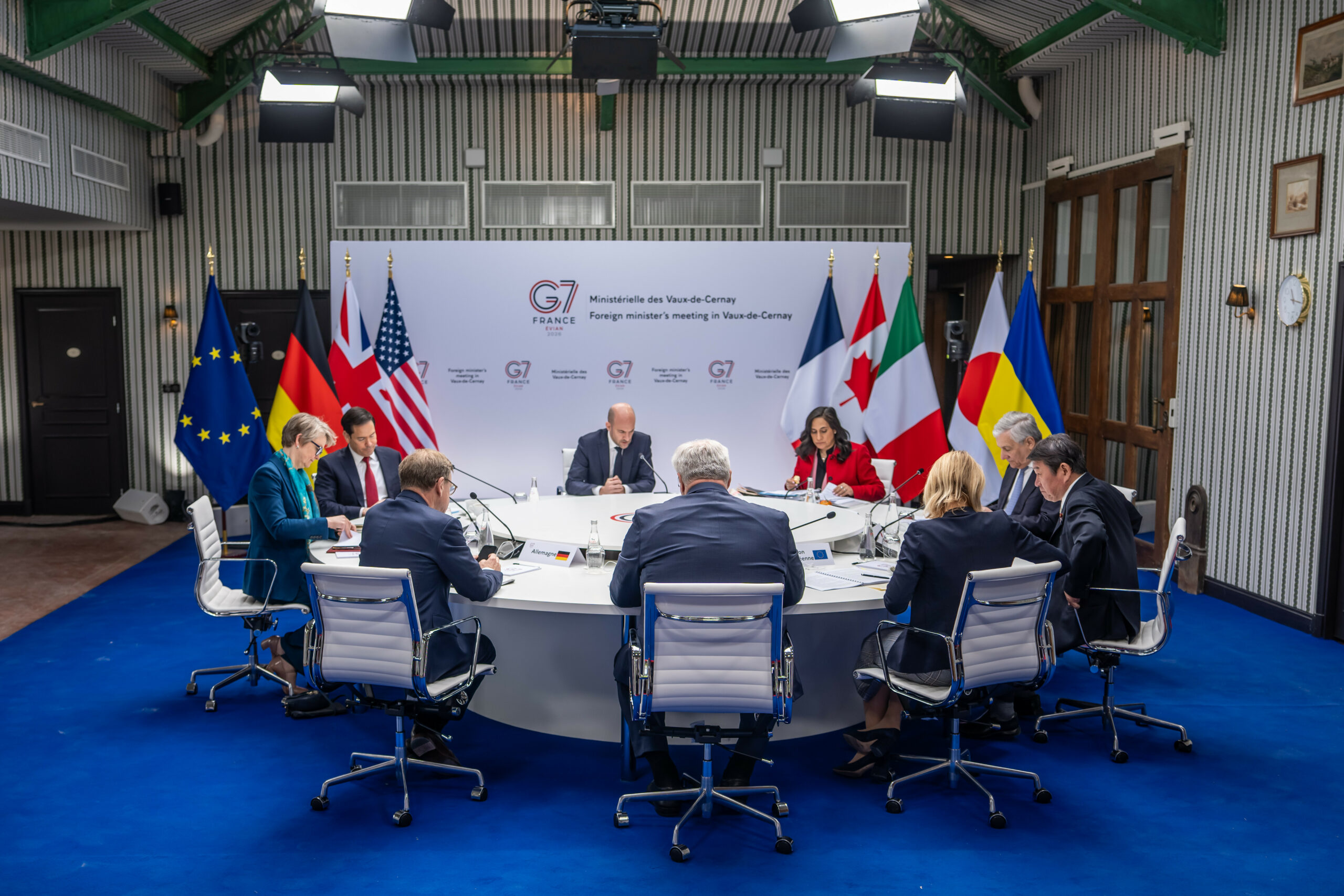 G7