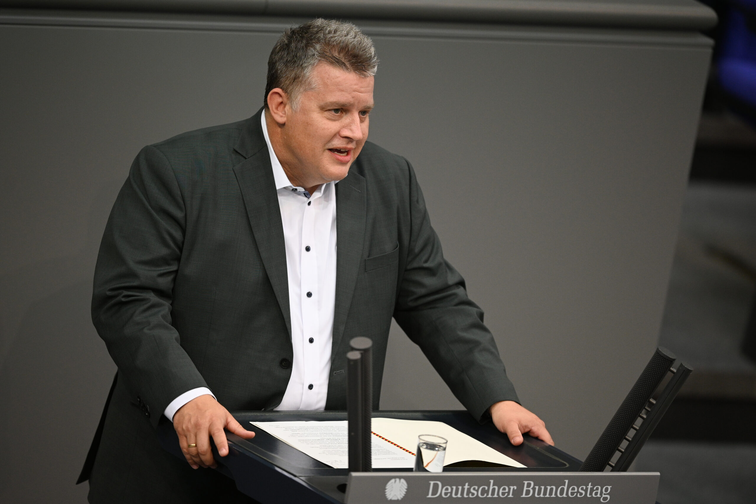 Carsten Träger während einer Rede im Deutschen Bundestag (Archivbild).