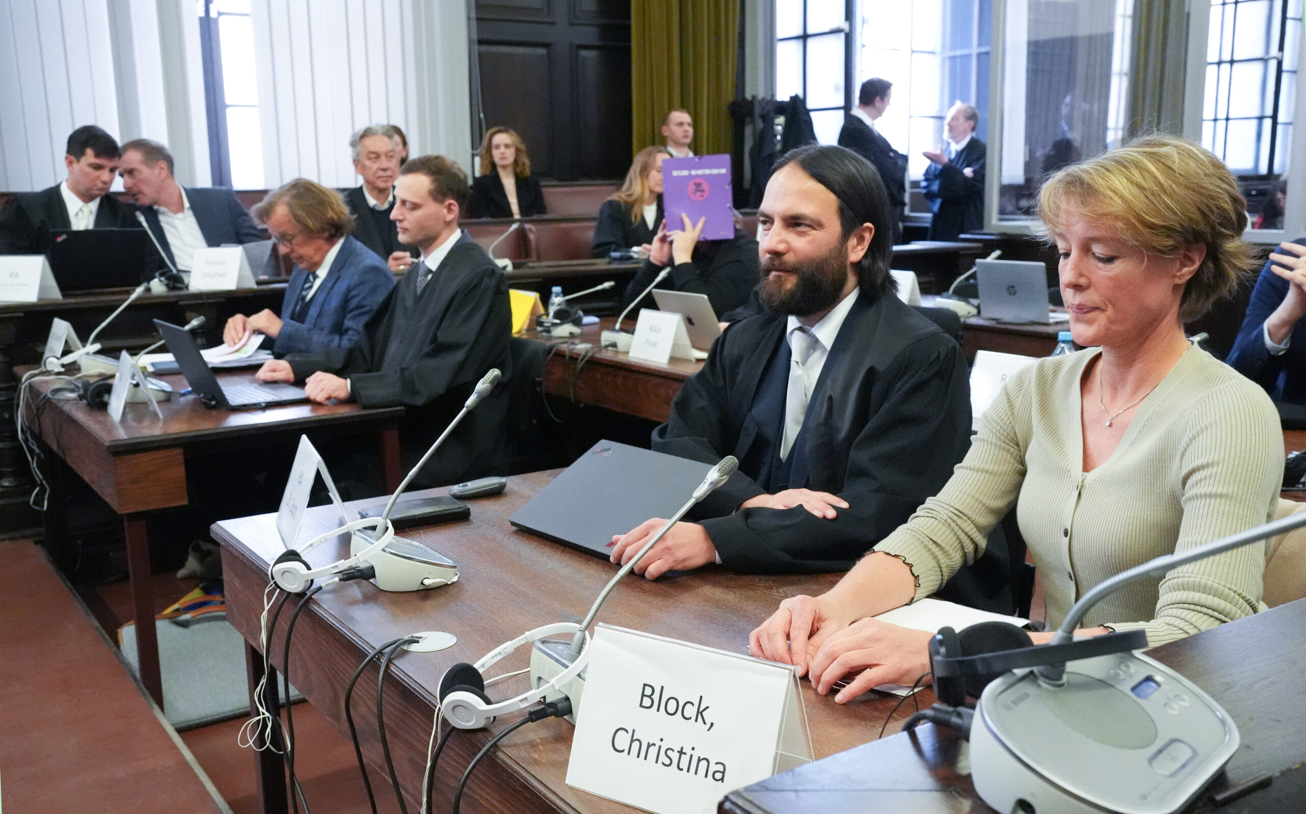 Christina Block mit ihrem Verteidiger Ingo Bott am Montag im Gericht.