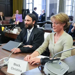 Christina Block mit ihrem Verteidiger Ingo Bott am Montag im Gericht.