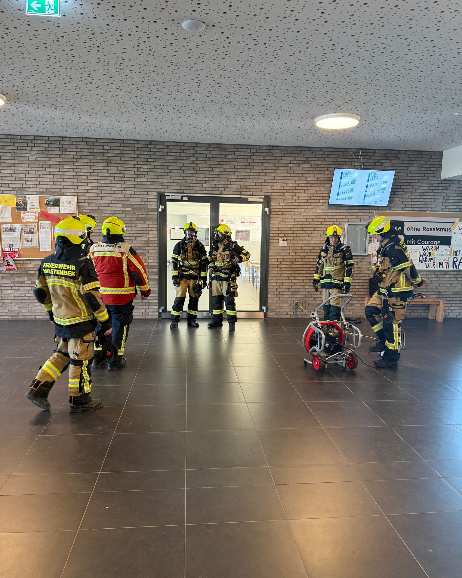 Feuerwehr Halstenbek Schule Gymnasium Reizgass