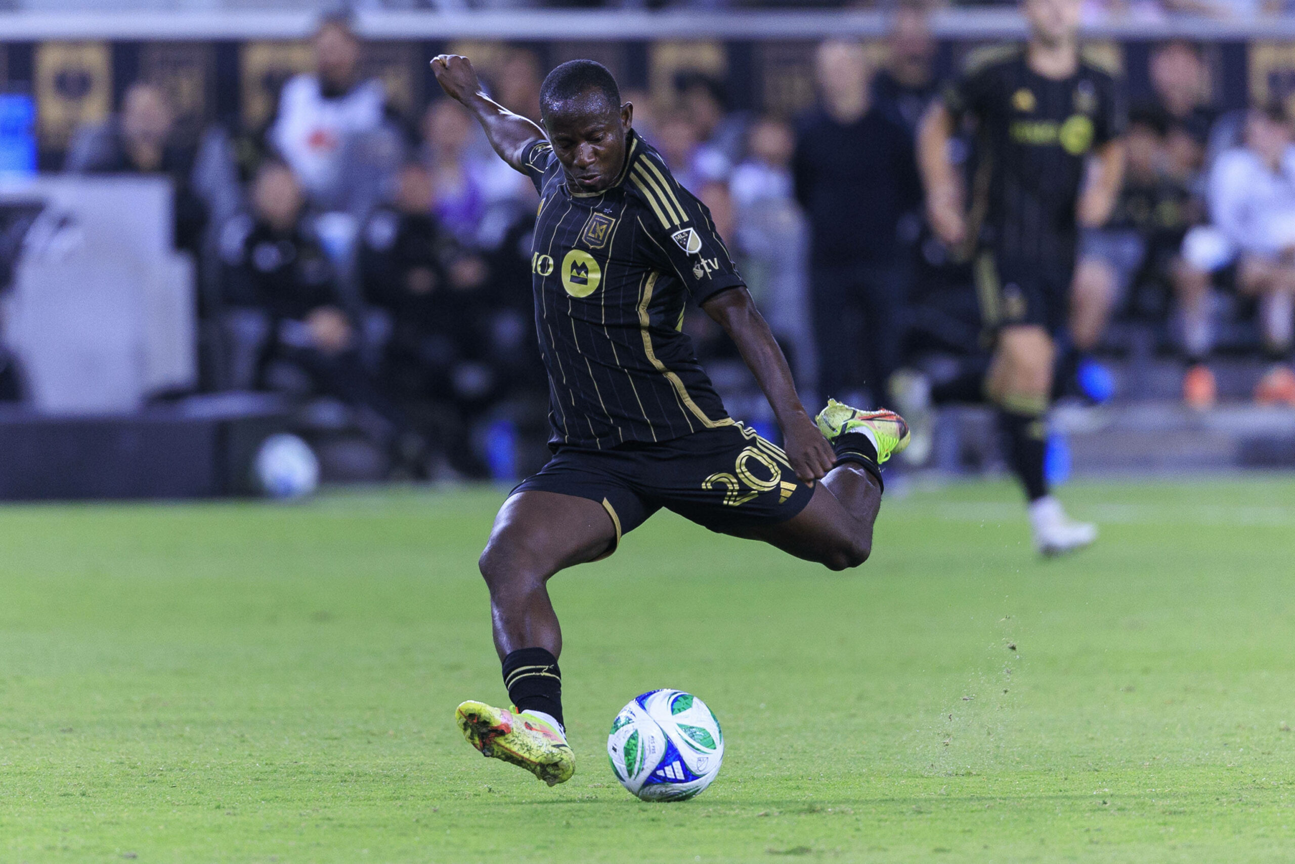 Yaw Yeboah setzt zum Schuss an
