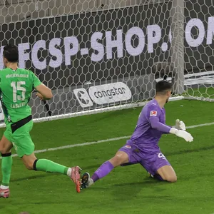 Haris Tabakovic trifft am Millerntor