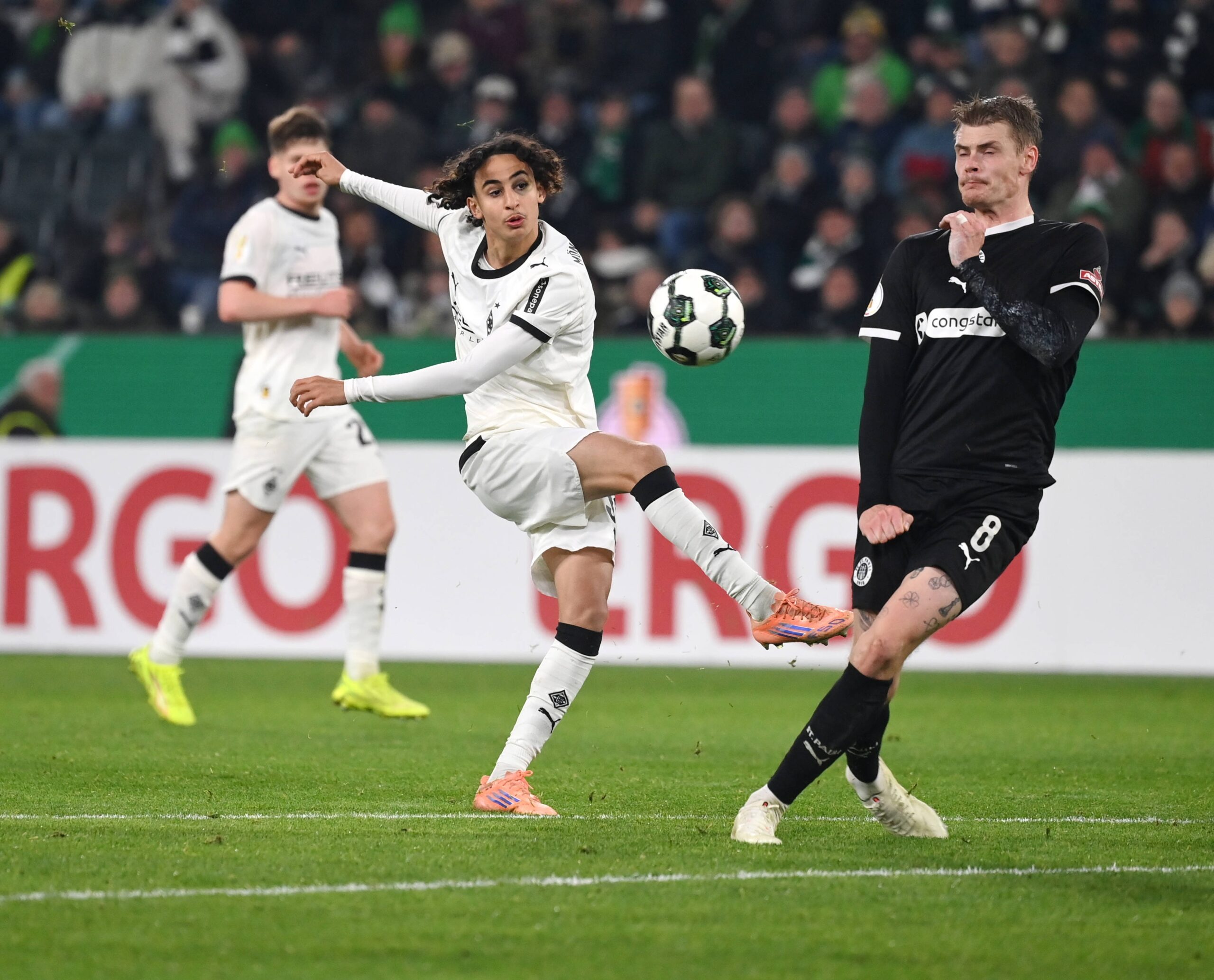 Eric Smith gegen Gladbach Wael Mohya