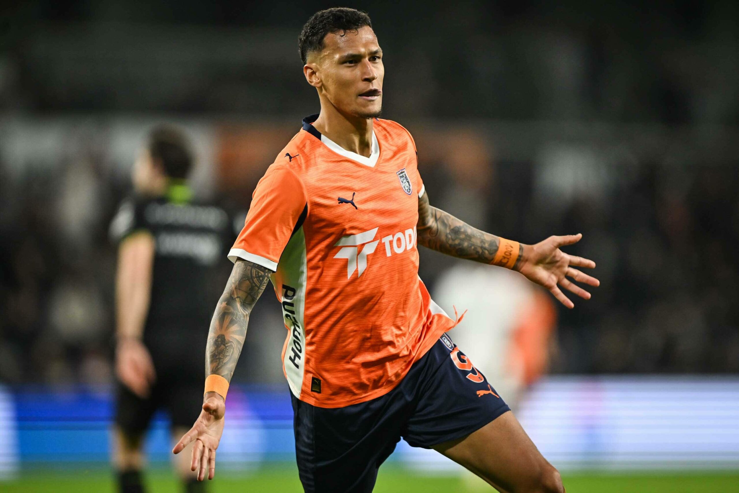 Davie Selke jubelt im Basaksehir-Trikot