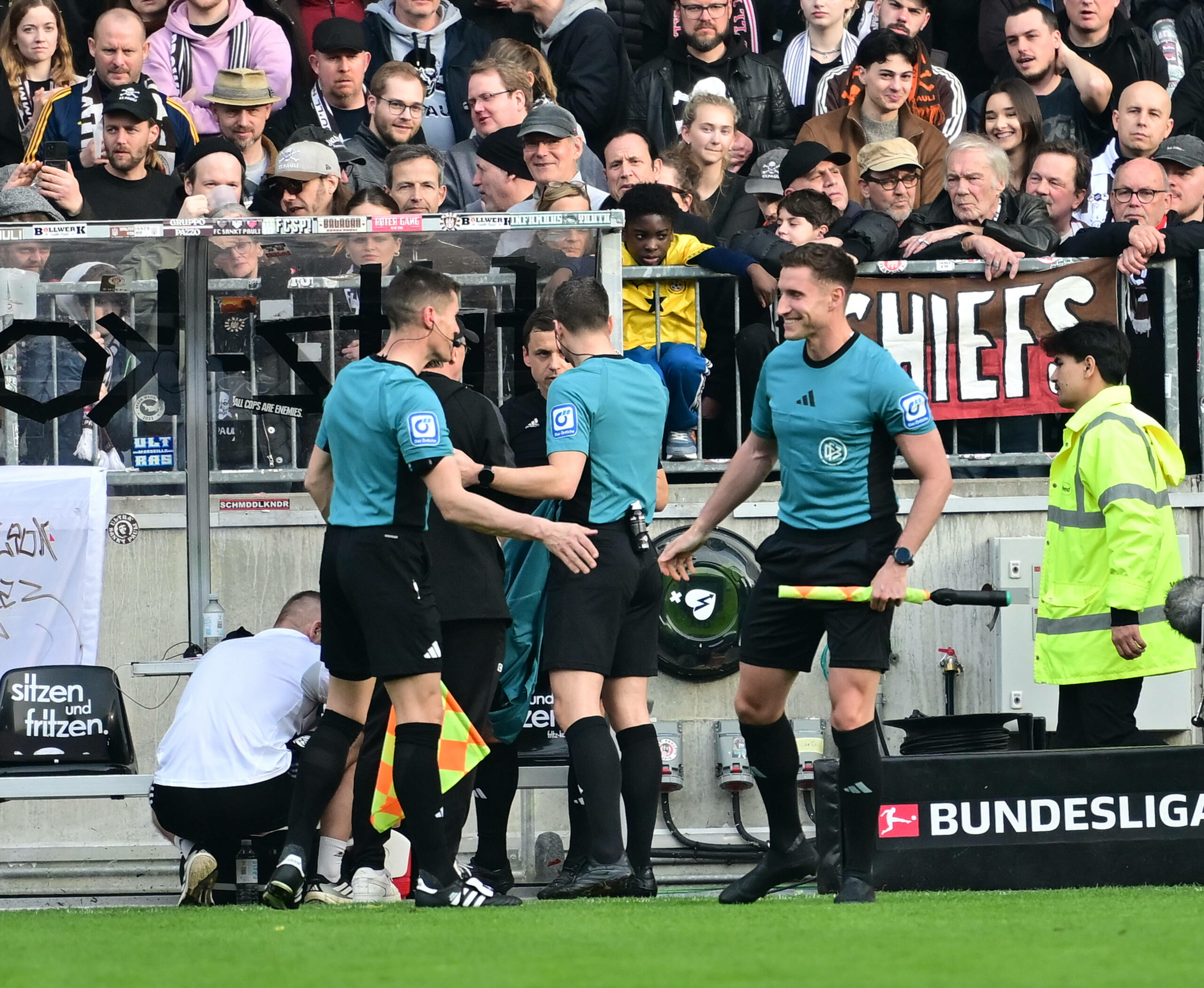 Schiedsrichter-Wechsel am Millerntor