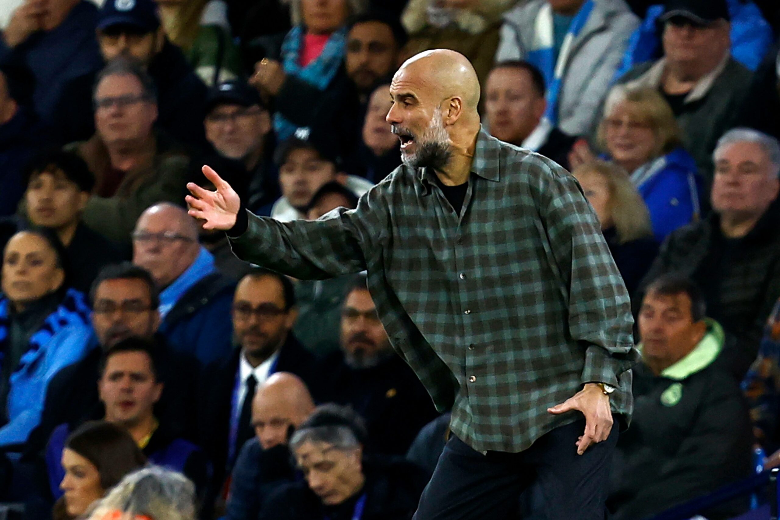 Pep Guardiola ärgert sich an der Seitenlinie