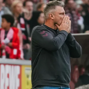 Lukas Kwasniok an der Seitenlinie des 1. FC FC Köln