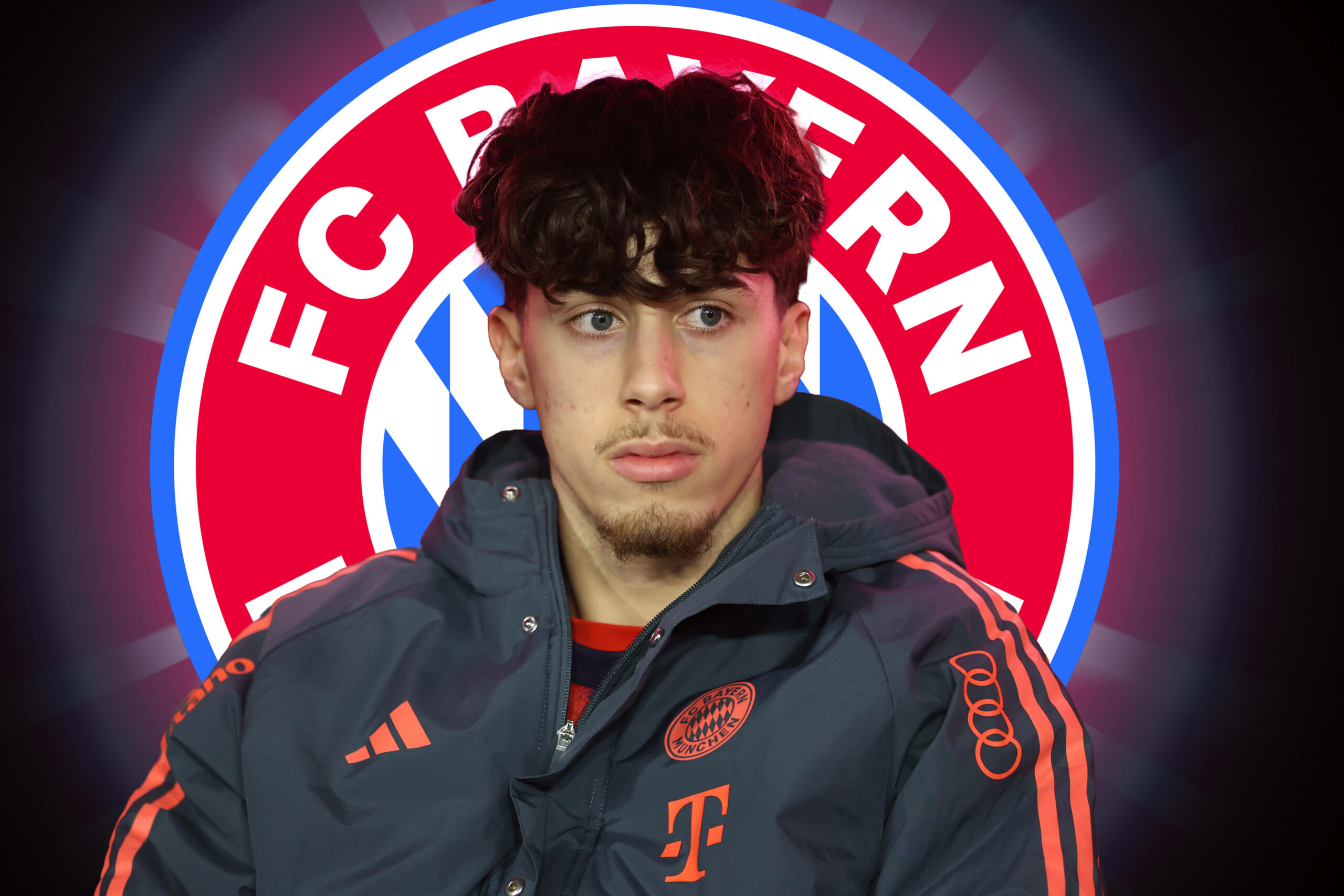 David Santos Daiber vor einem Logo des FC Bayern