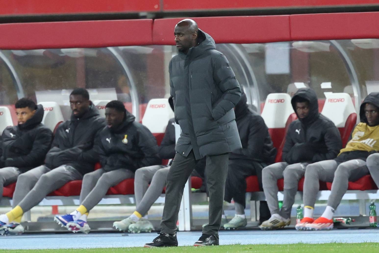 Otto Addo schaut skeptisch