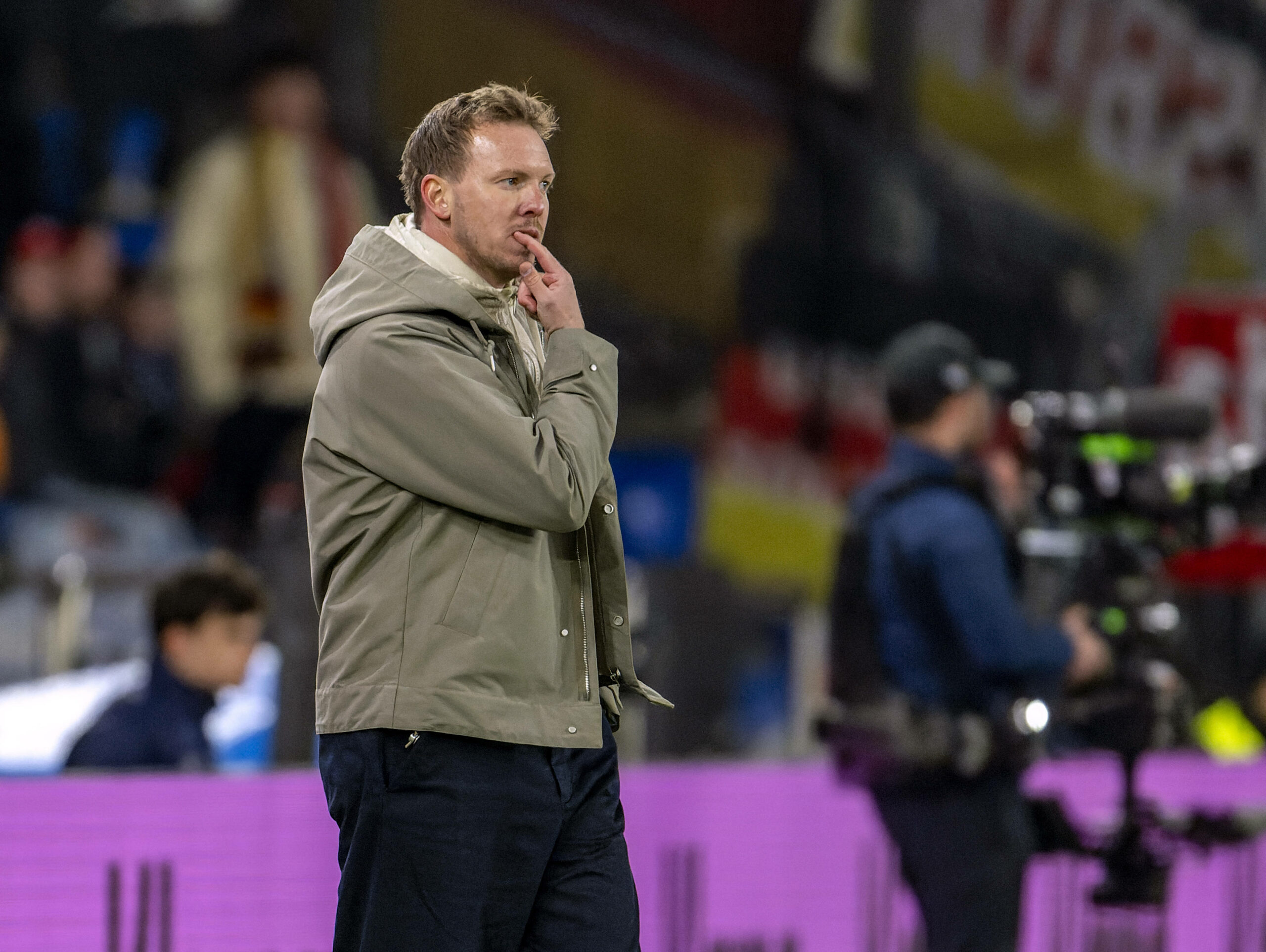 Julian Nagelsmann schaut skeptisch