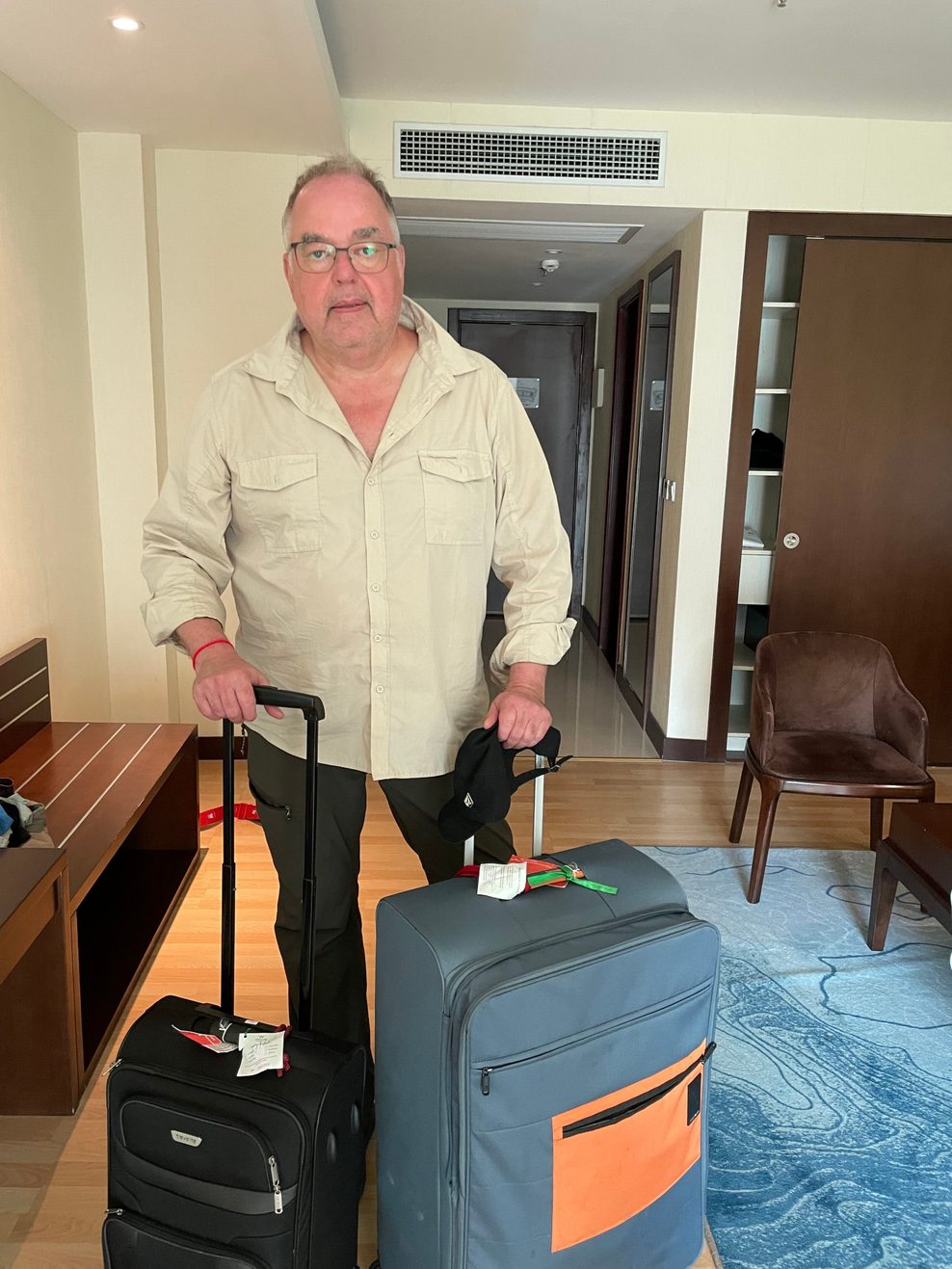 MOPO-Chefreporter Olaf Wunder in seinem Hotelzimmer.