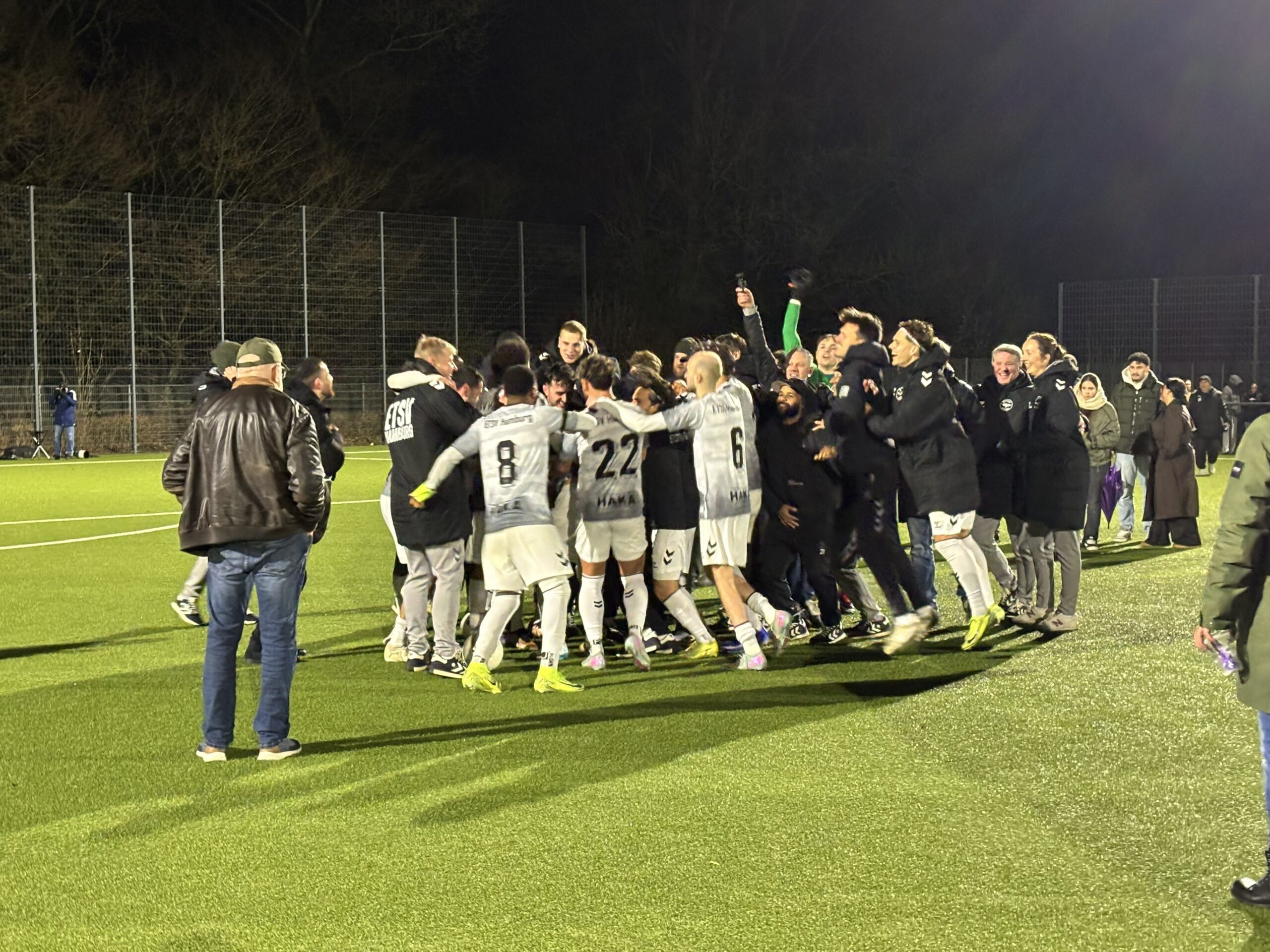 ETSV-Jubel nach dem Sieg im Lotto-Pokal gegen Norderstedt