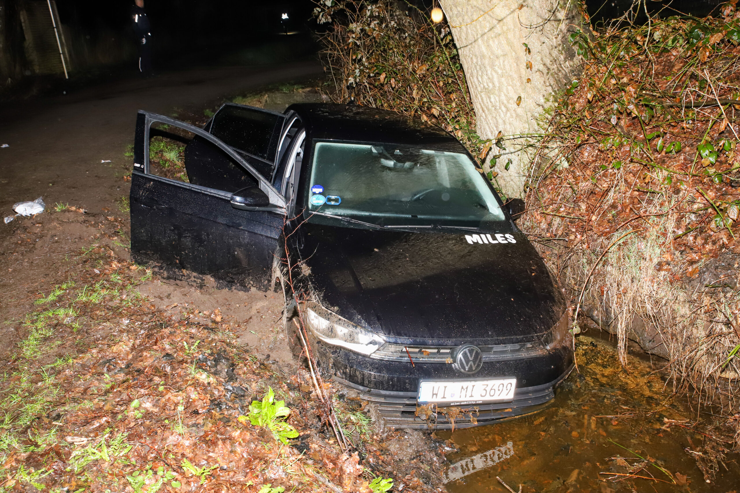 Verfolgungsjagd von St. Pauli bis nach Elmshorn – dort fährt sich der Flüchtige fest