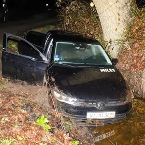 Verfolgungsjagd von St. Pauli bis nach Elmshorn – dort fährt sich der Flüchtige fest