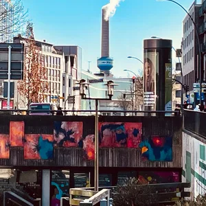 Eingang zum Gloria-Tunnel aus der Fußgängerzone.