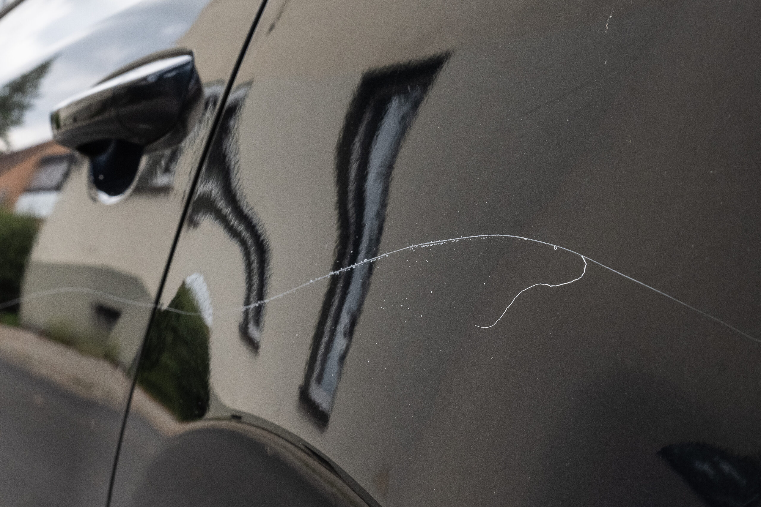 Mindestens für einen Teil der rund 500 zerkratzten Autos soll ein 45-Jähriger aus Hannover verantwortlich sein (Archivbild).