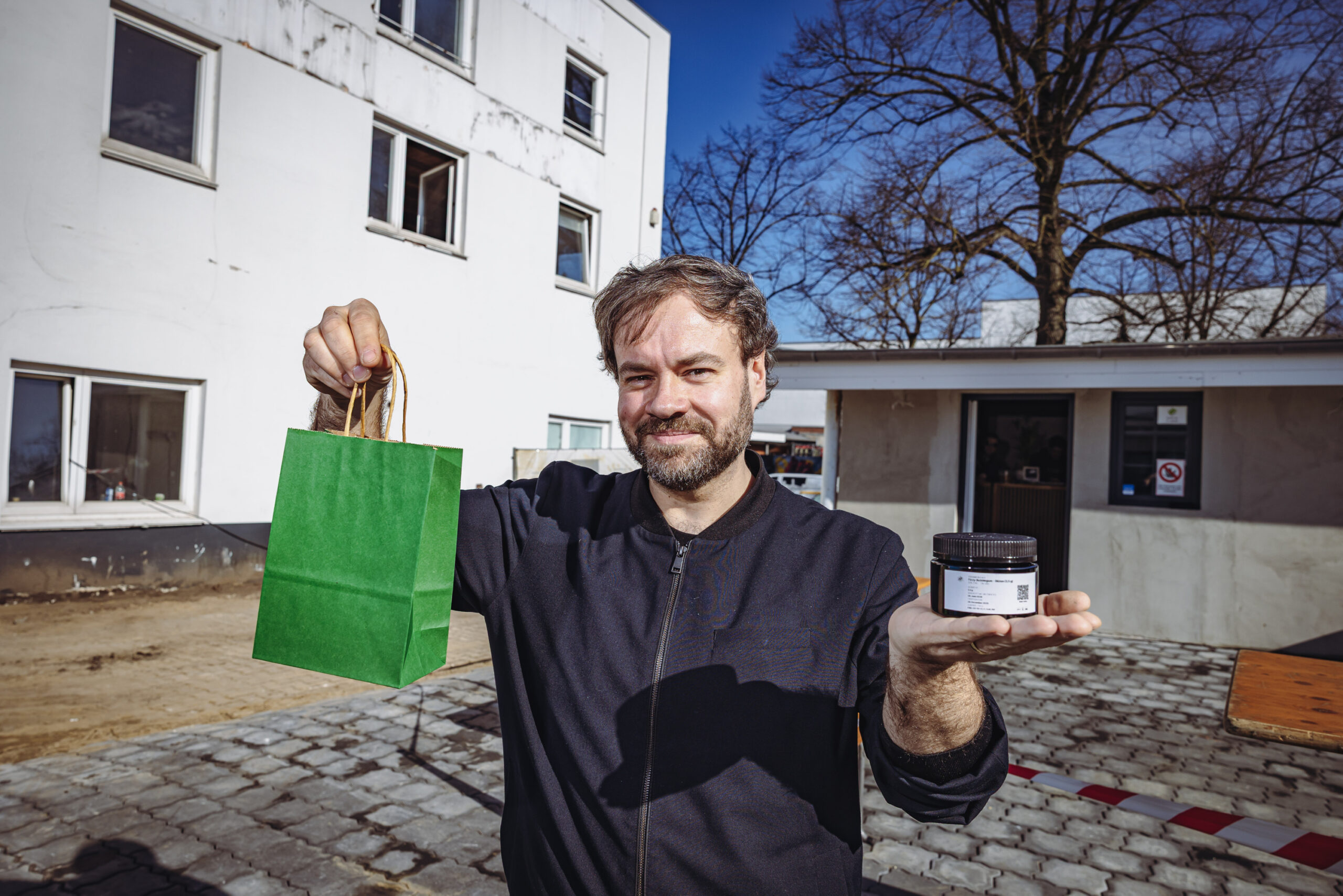 Julian König, Ressortleiter Lokales, hat mehrere Gramm Cannabis in Bahrenfeld gekauft.