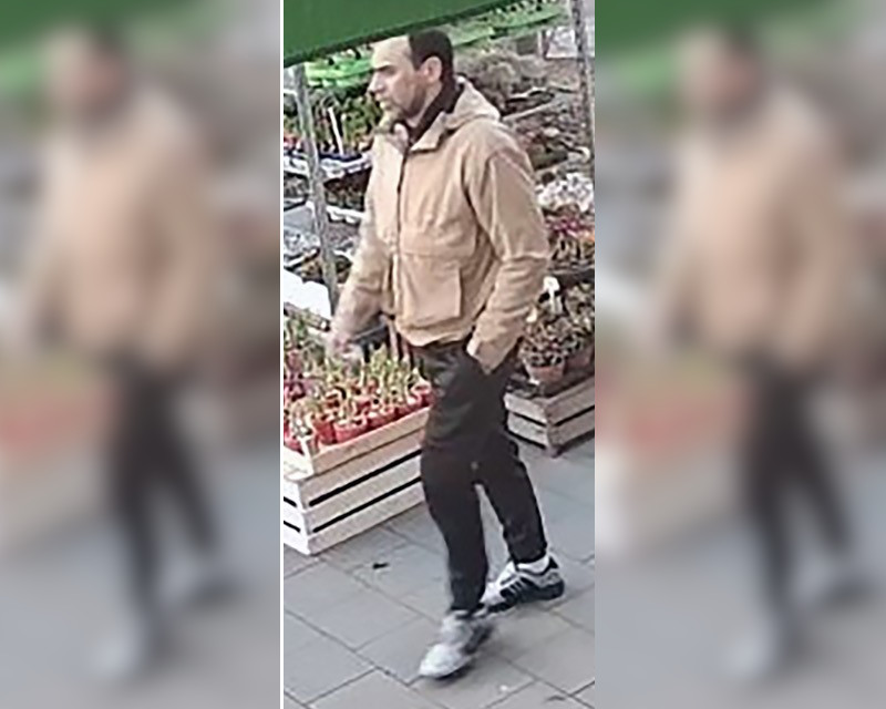 Überfall in Stellingen: Die Hamburger Polizei fahndet mit diesem Foto nach dem Tatverdächtigen.