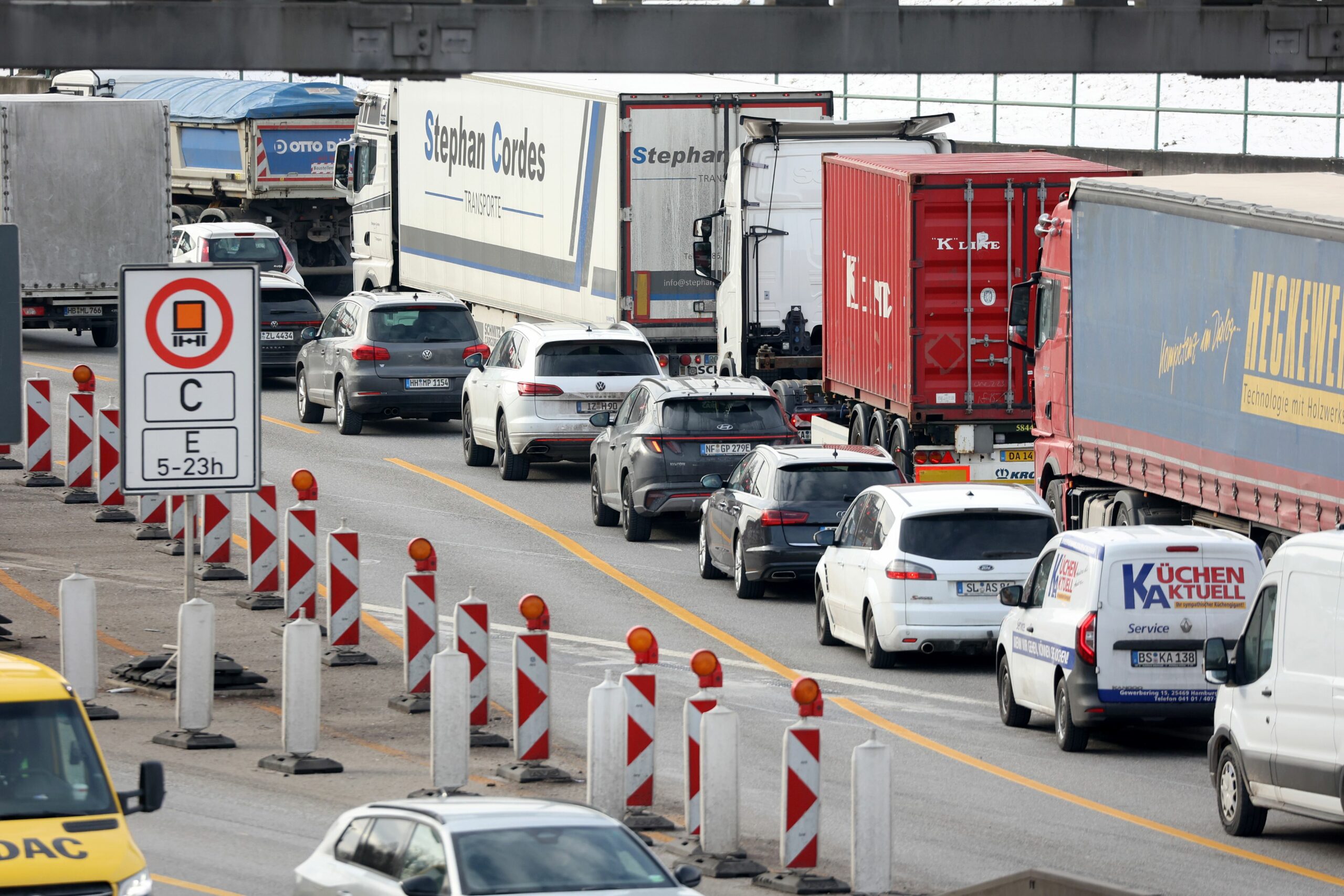 Stau auf der A7 (Symbolbild).