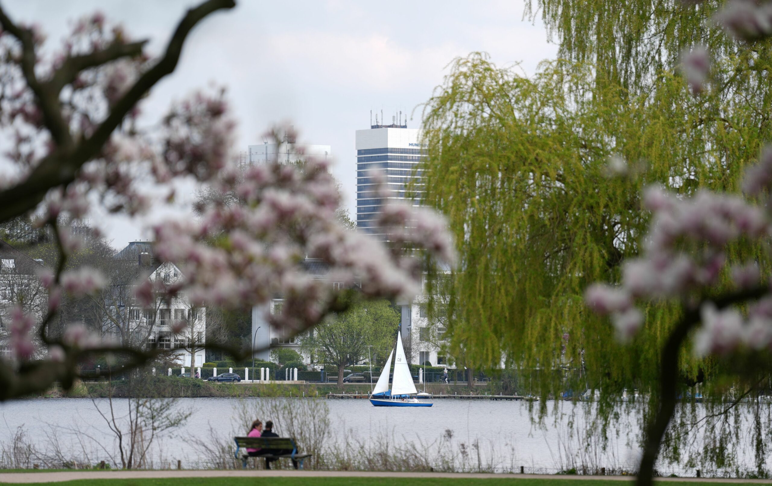 Bewölkter Tag im Frühling in Hamburg (Symbolbild).