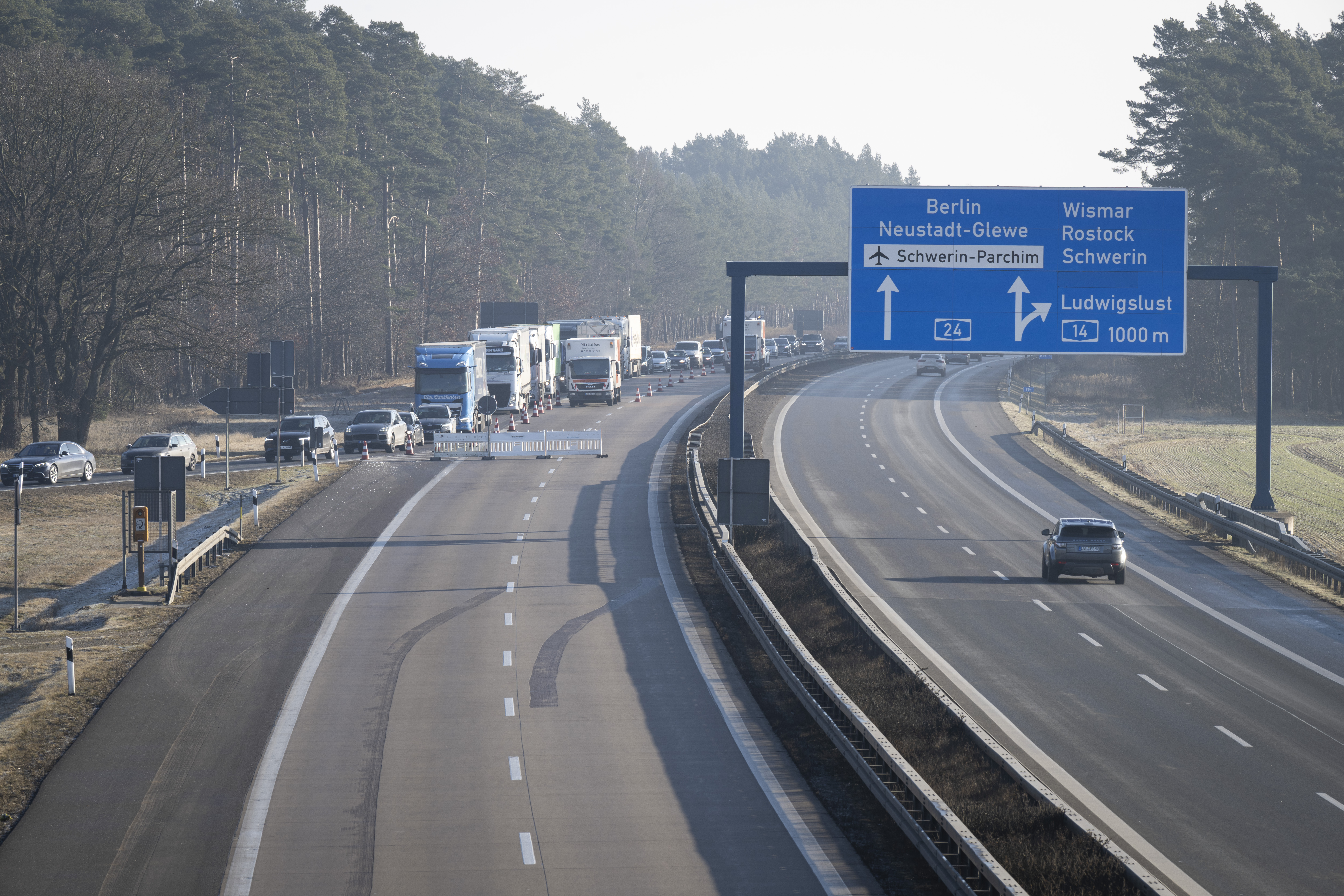 Vollsperrung der A24.
