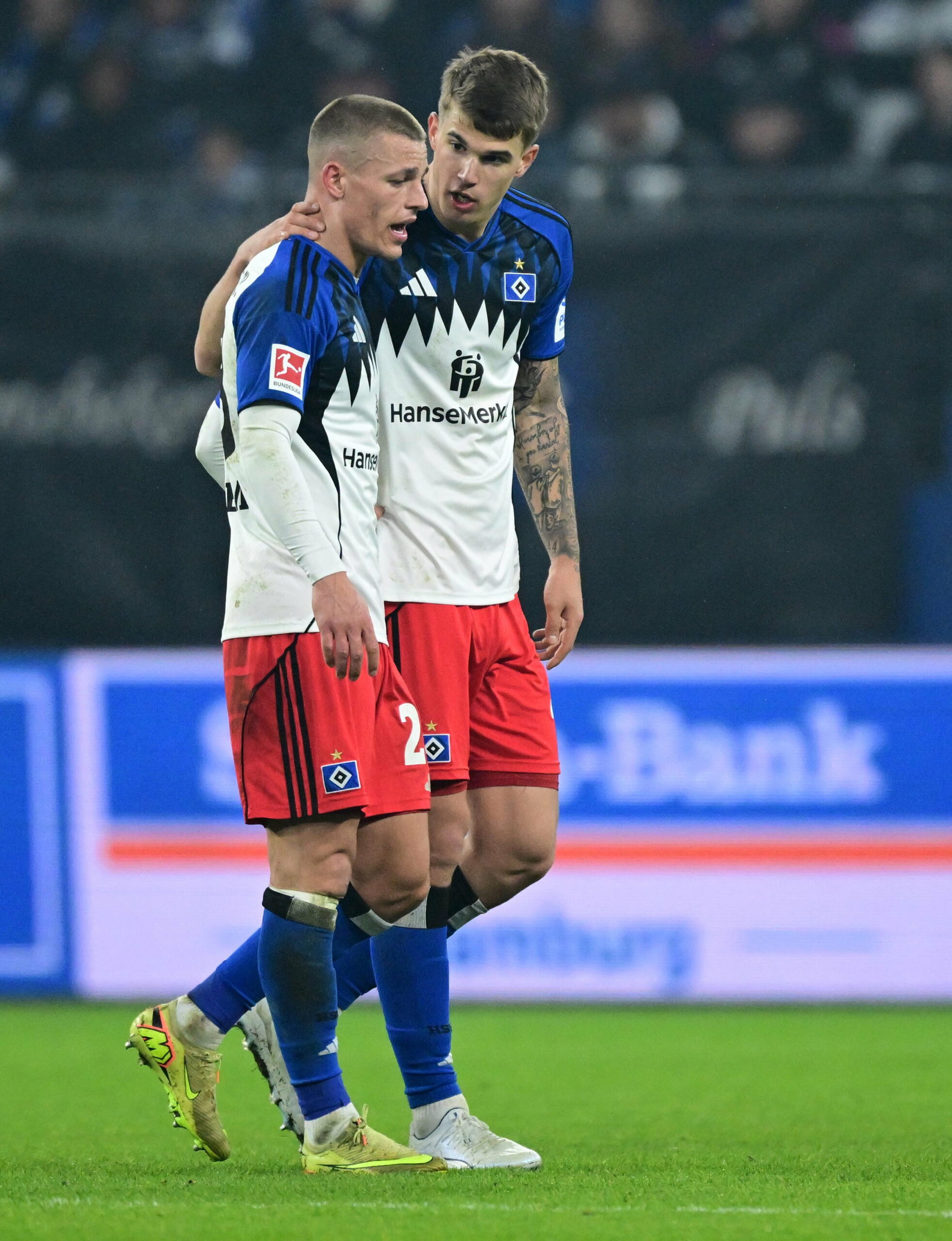 Miro Muheim und Luka Vuskovic im Gespärch