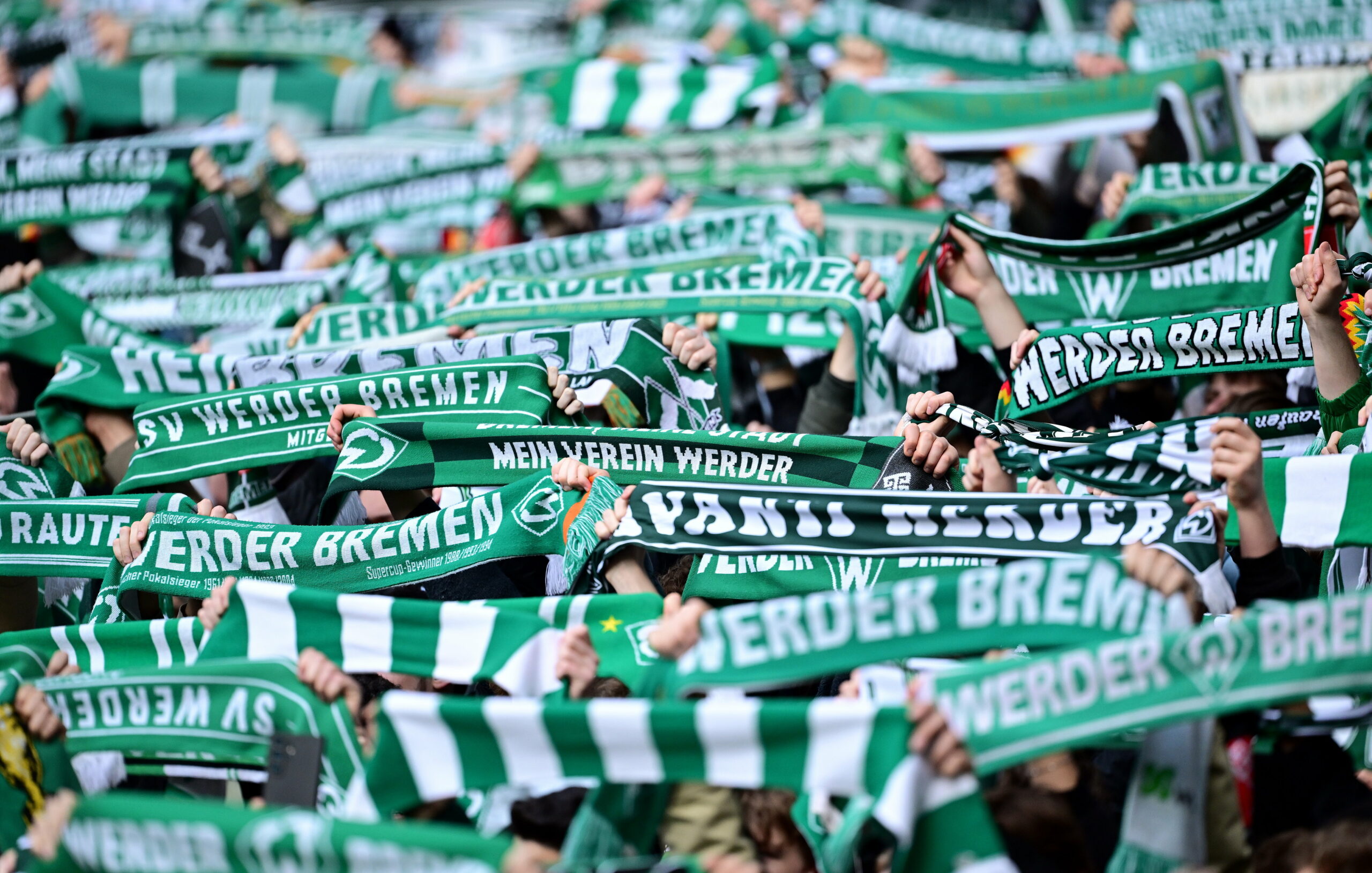 In Wolfsburg blieben viele Plätze im Werder-Fanblock leer.
