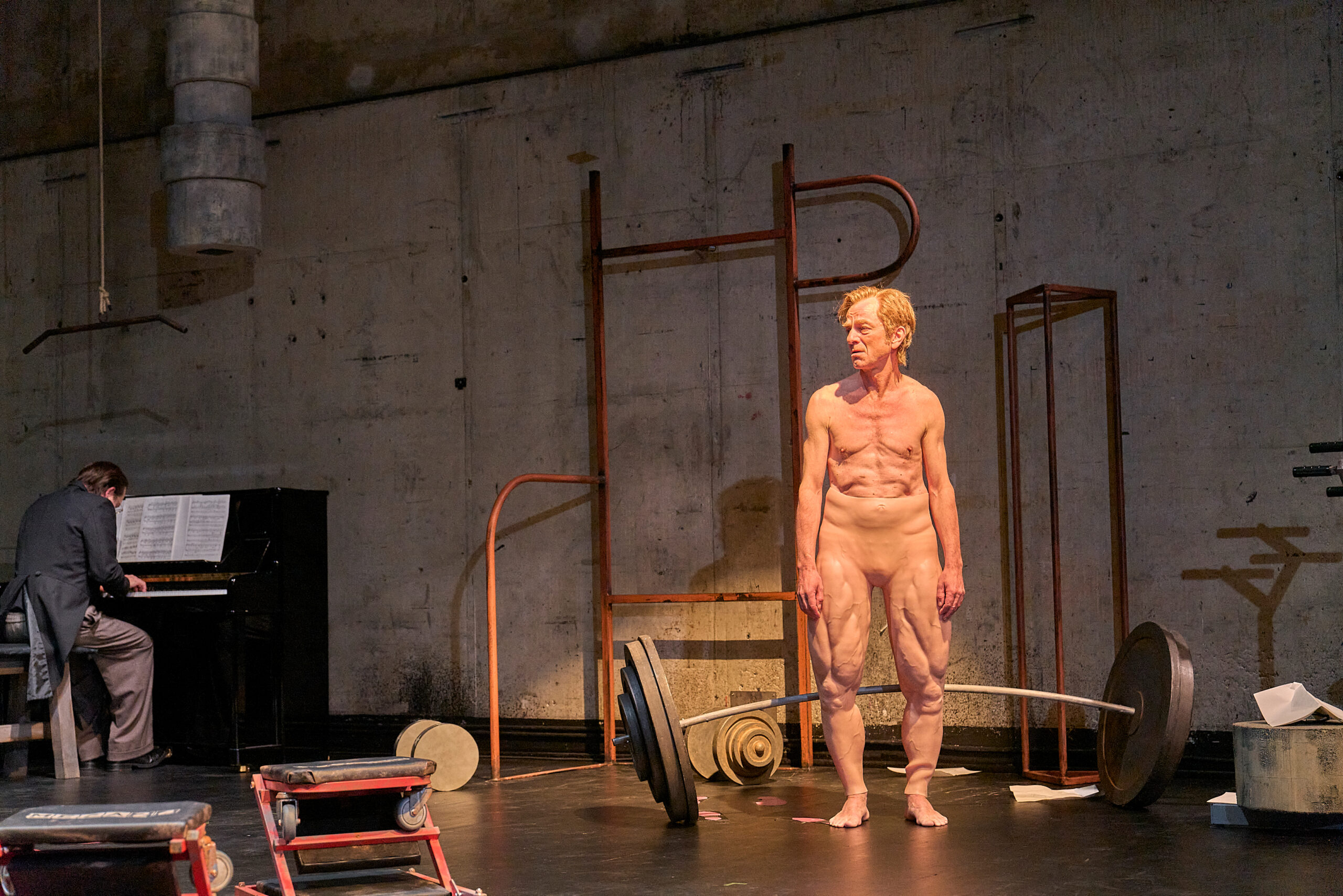 Das Deutsche Schauspielhaus Hamburg zeigt „Mein Schwanensee” am 16.04.2026.