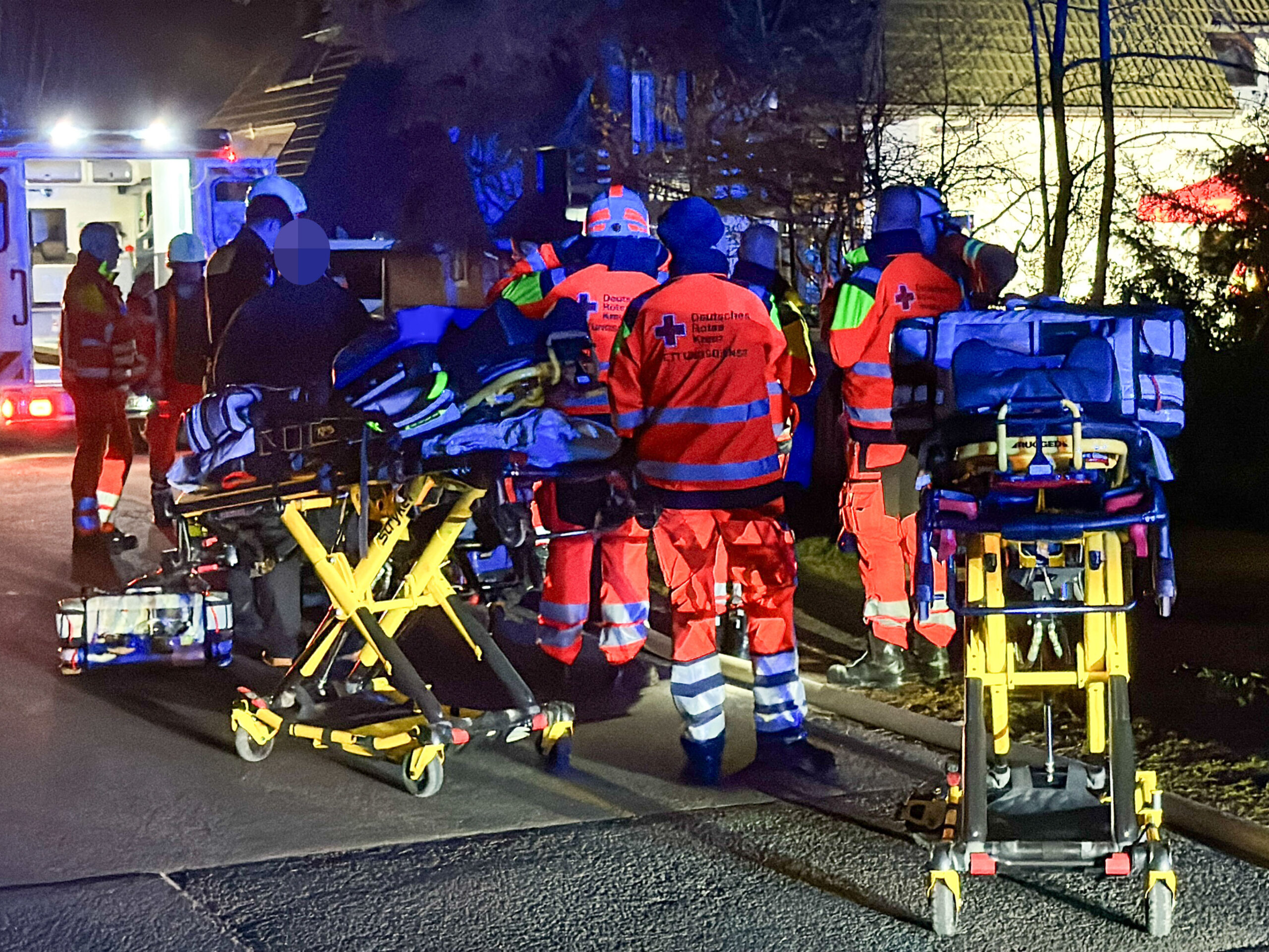 Mehr als 60 Menschen wurden vom Rettungsdienst untersucht.