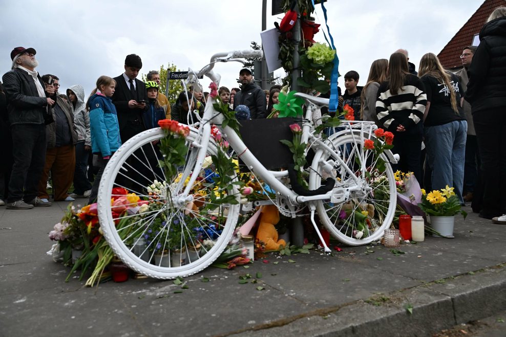 Der ADFC stellte an der Unfallkreuzung ein weißes Ghostbike auf.
