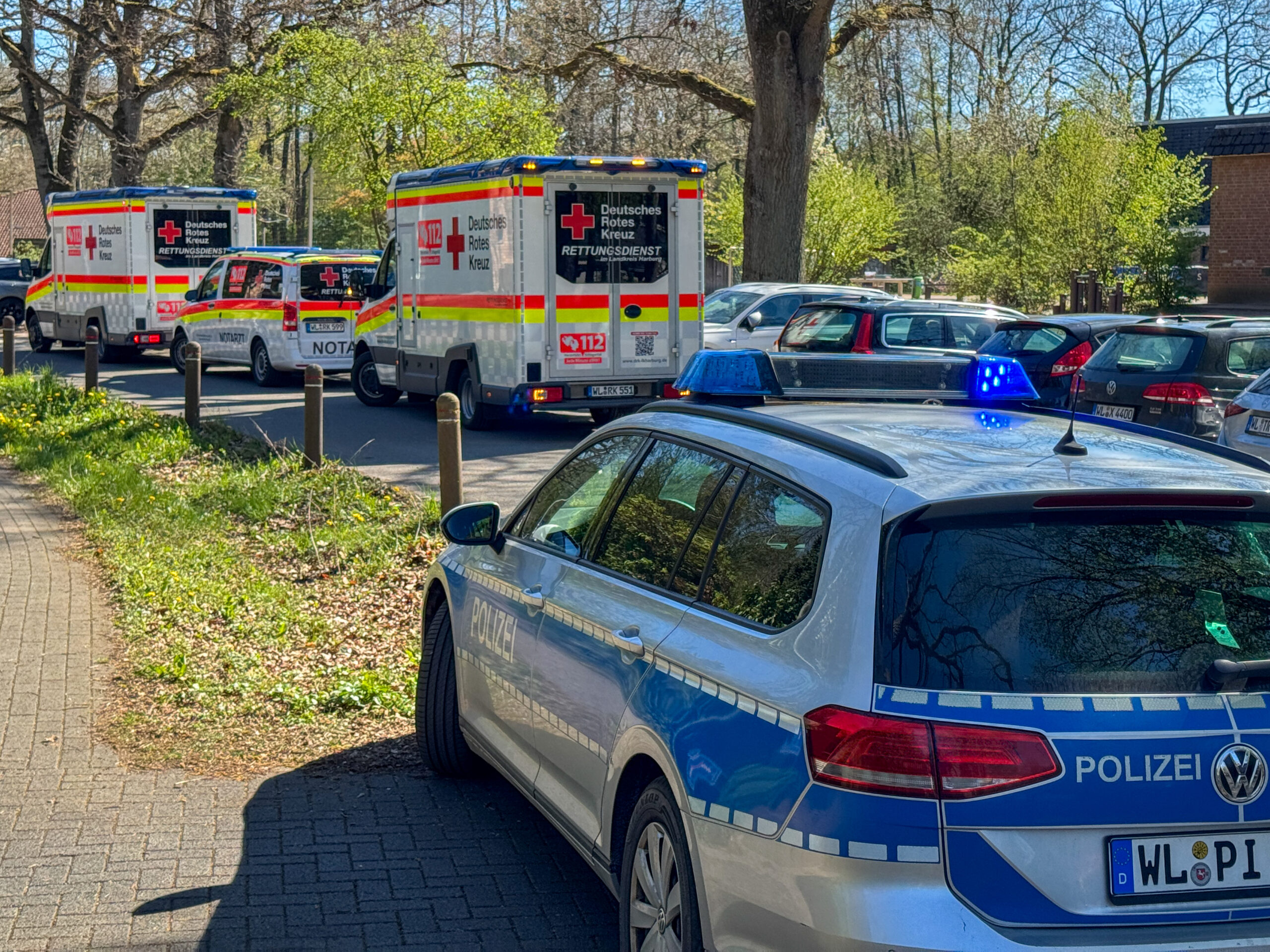 Üble Gerüche aus Tüte – Großeinsatz an Schue in Jesteburg
