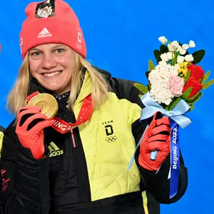 Victoria Carl jubelt mit Katharina Hennig