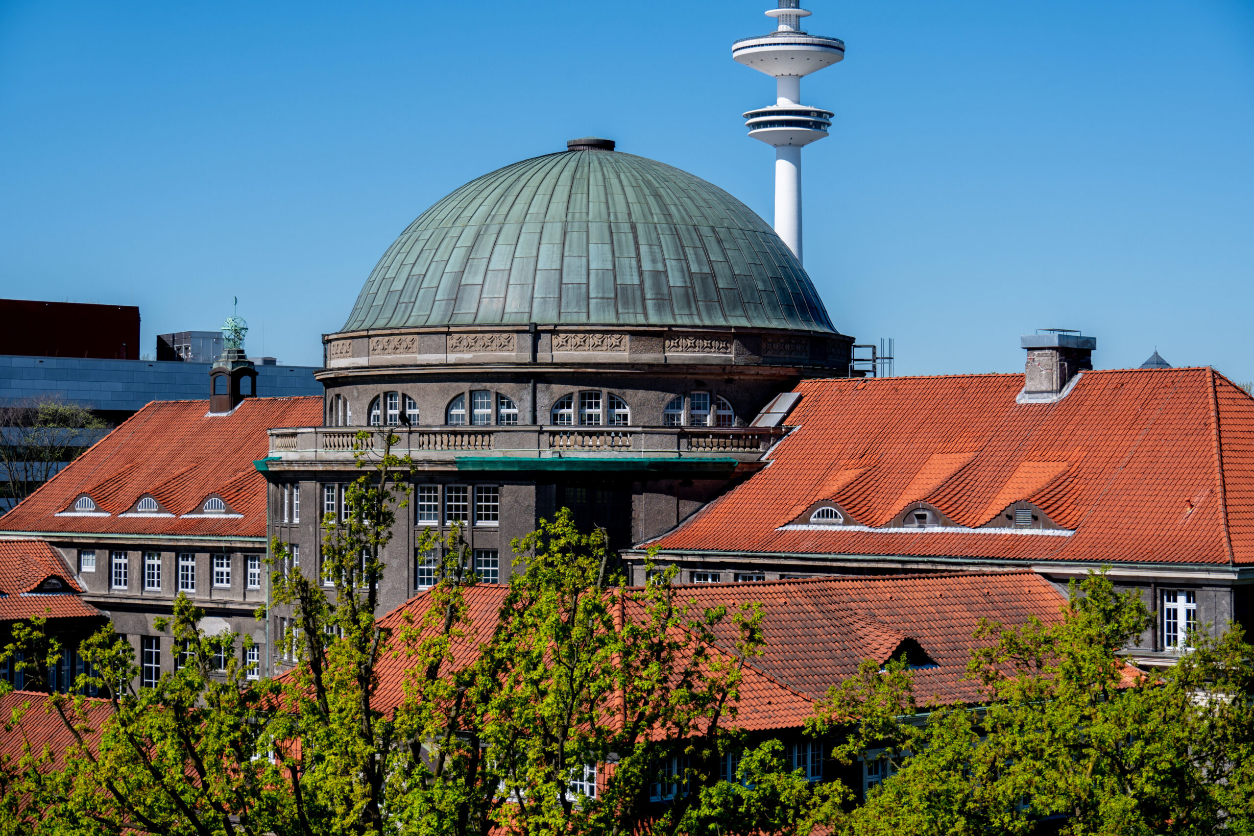 Das historische Hauptgebäude der Universität Hamburg