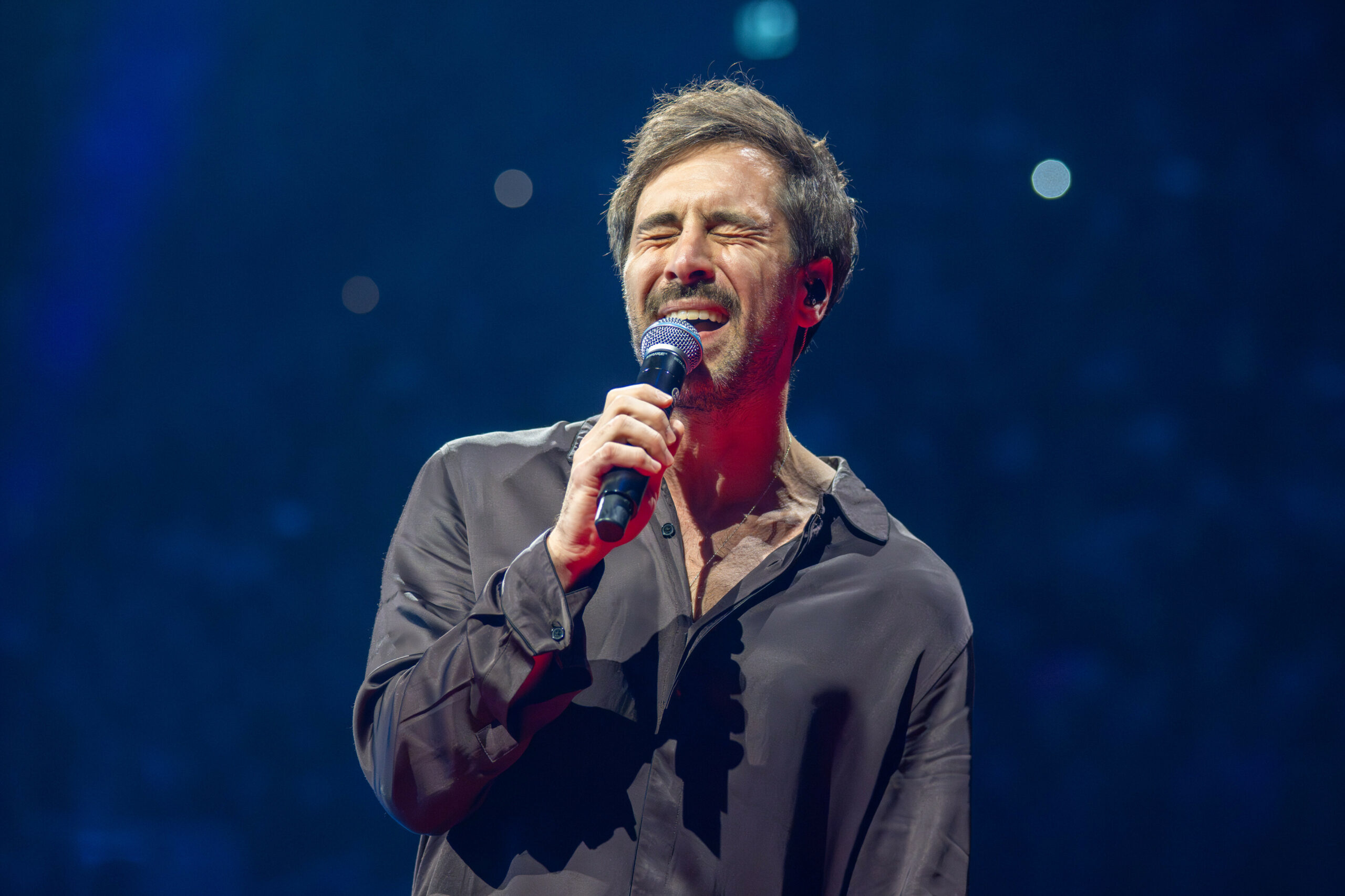 Max Giesinger bricht sich beim Kuhstreicheln Finger (Archivbild)