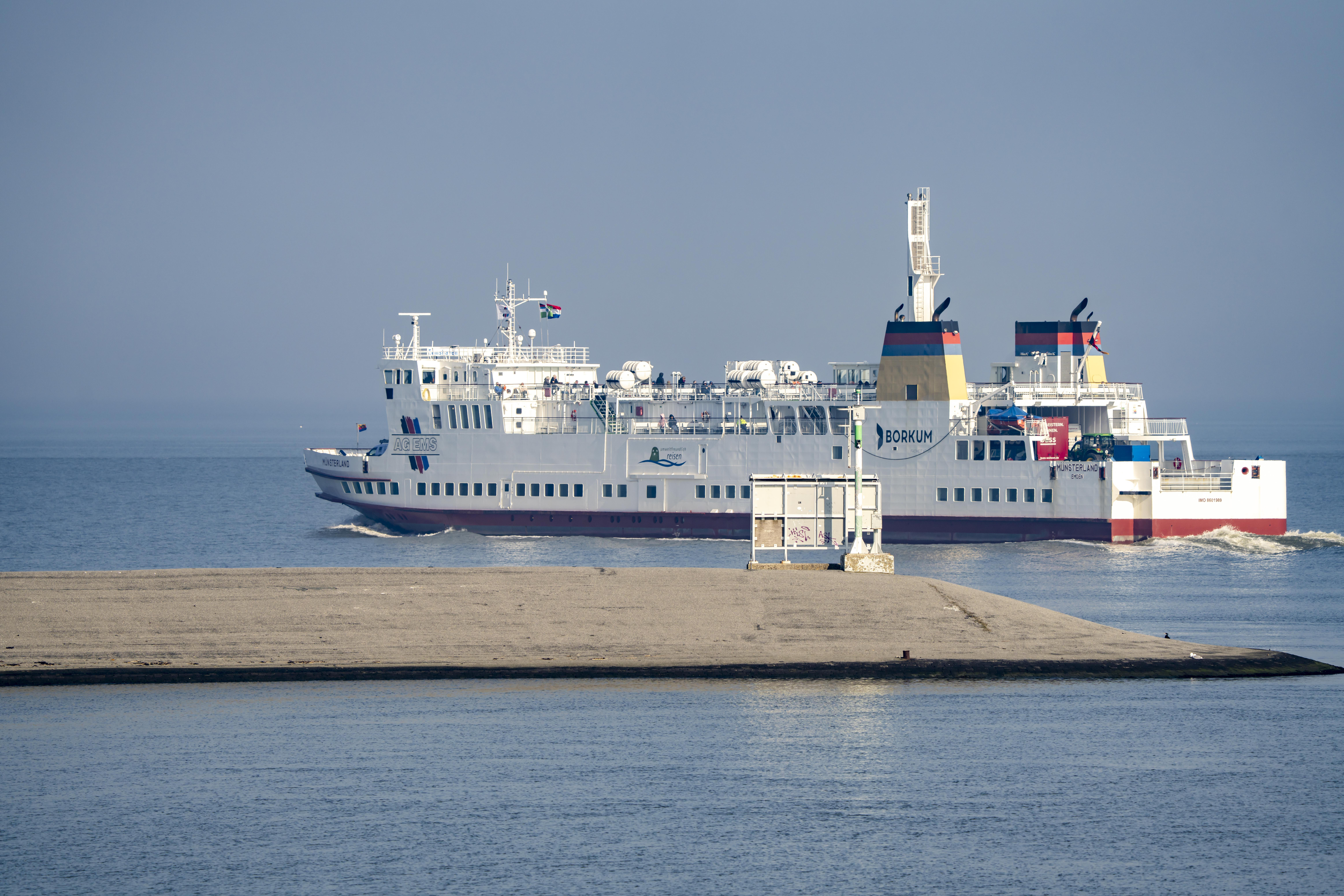 Eine Fähre vor Borkum. (Archivbild)