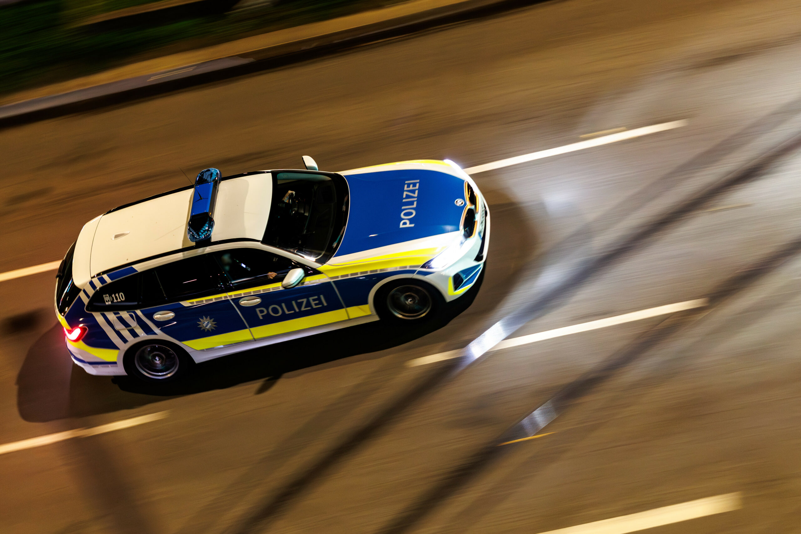 Einsatzfahrzeug der Polizei. (Symbolbild)