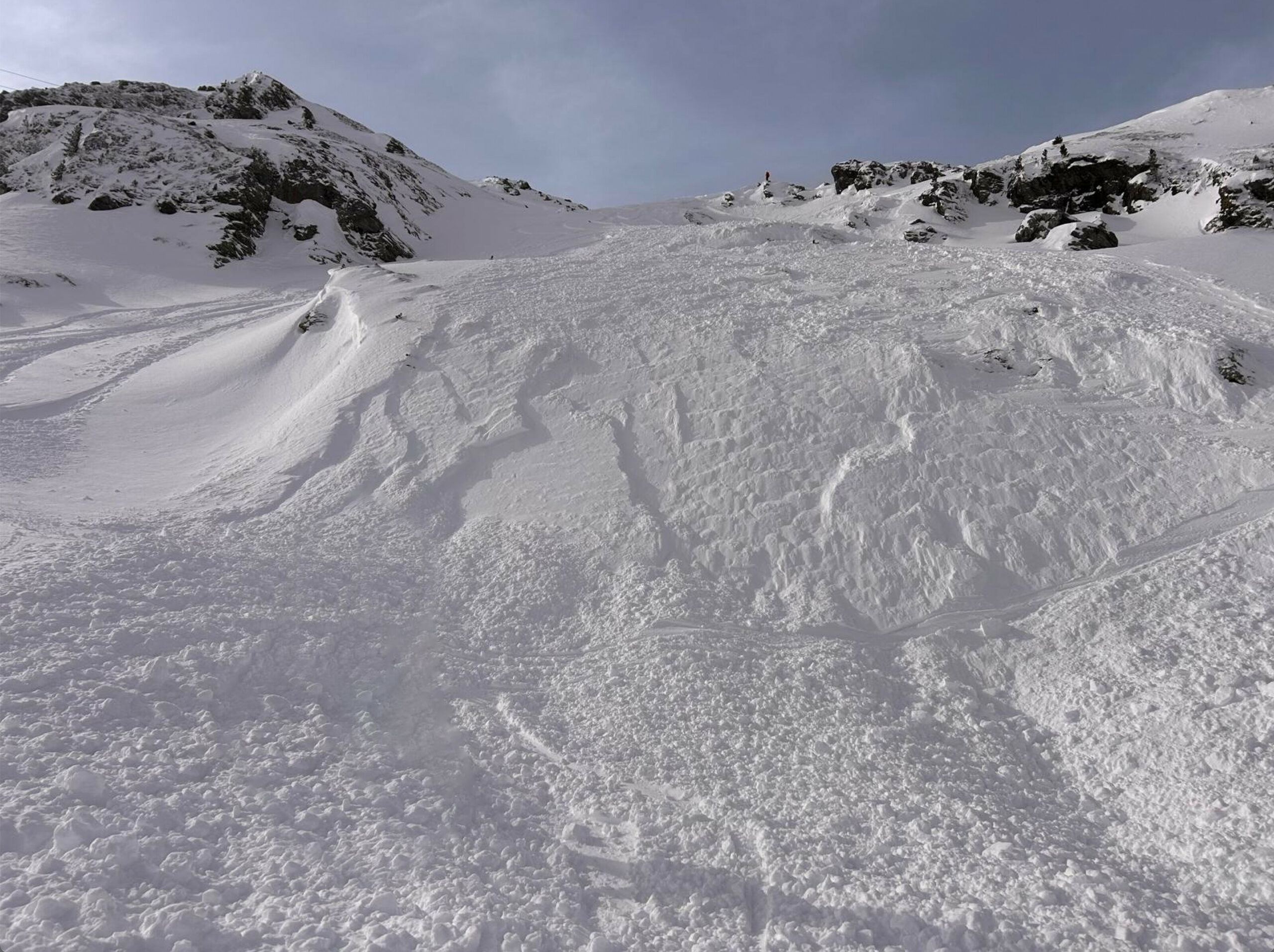 Bei einer Abfahrt nahe einer Staumauer kam ein Deutscher in Österreich ums Leben.