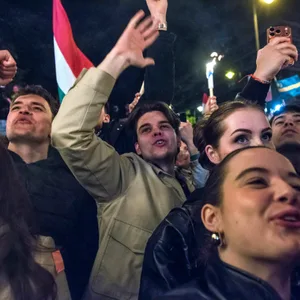 Jubel in Budapest: Nach mehr als 16 Jahren ist gelungen, Viktor Orban abzuwählen.