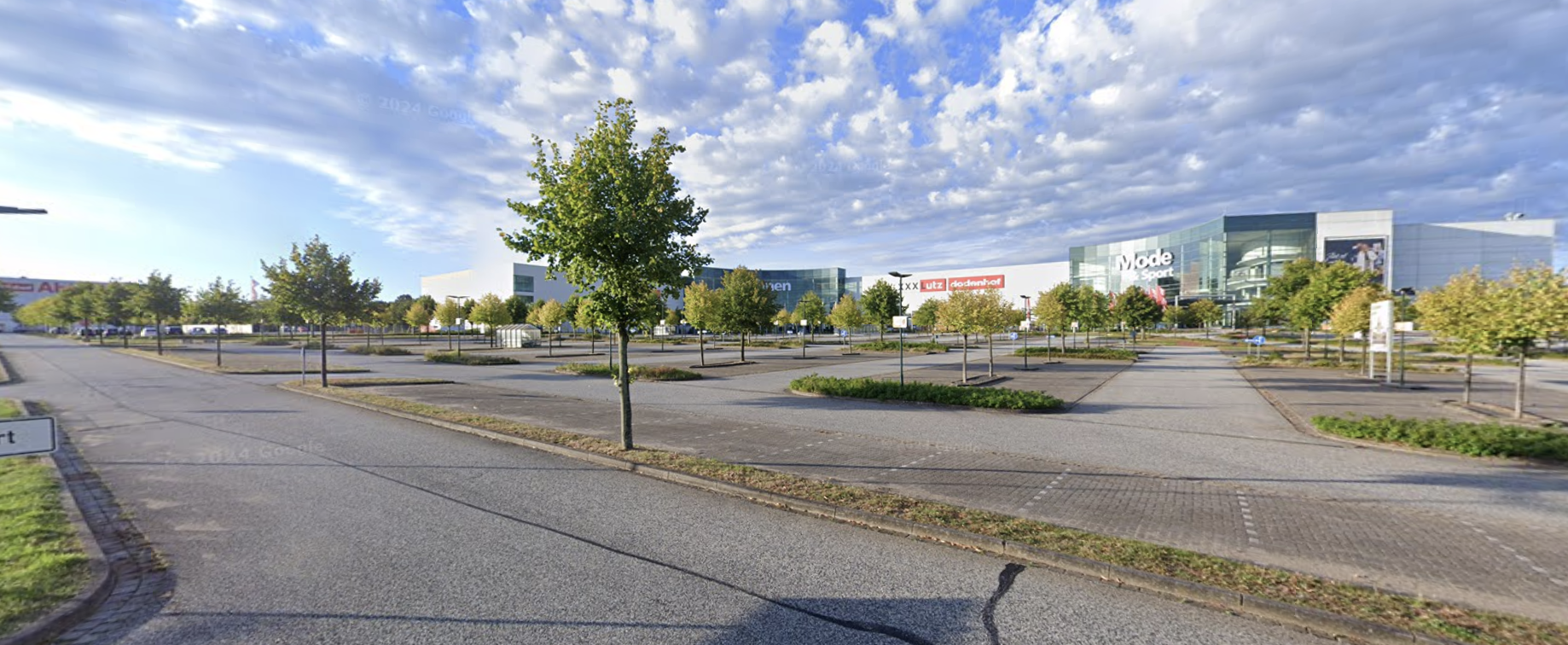 Auf diesem Parkplatz in Kaltenkirchen ereignete sich der Überfall (Screenshot Google Maps)