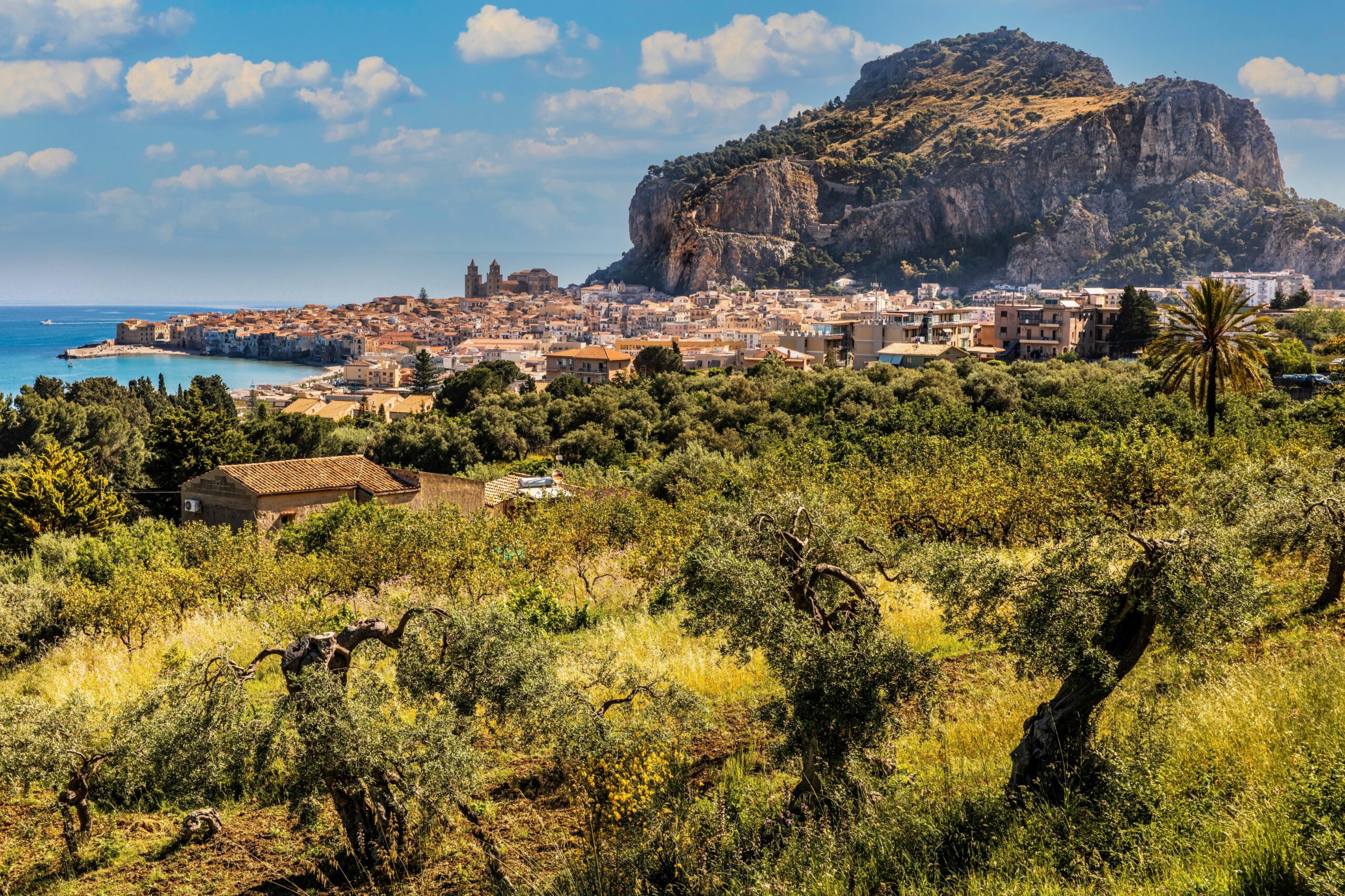 Landschaft bei Cefalù auf Sizilien.