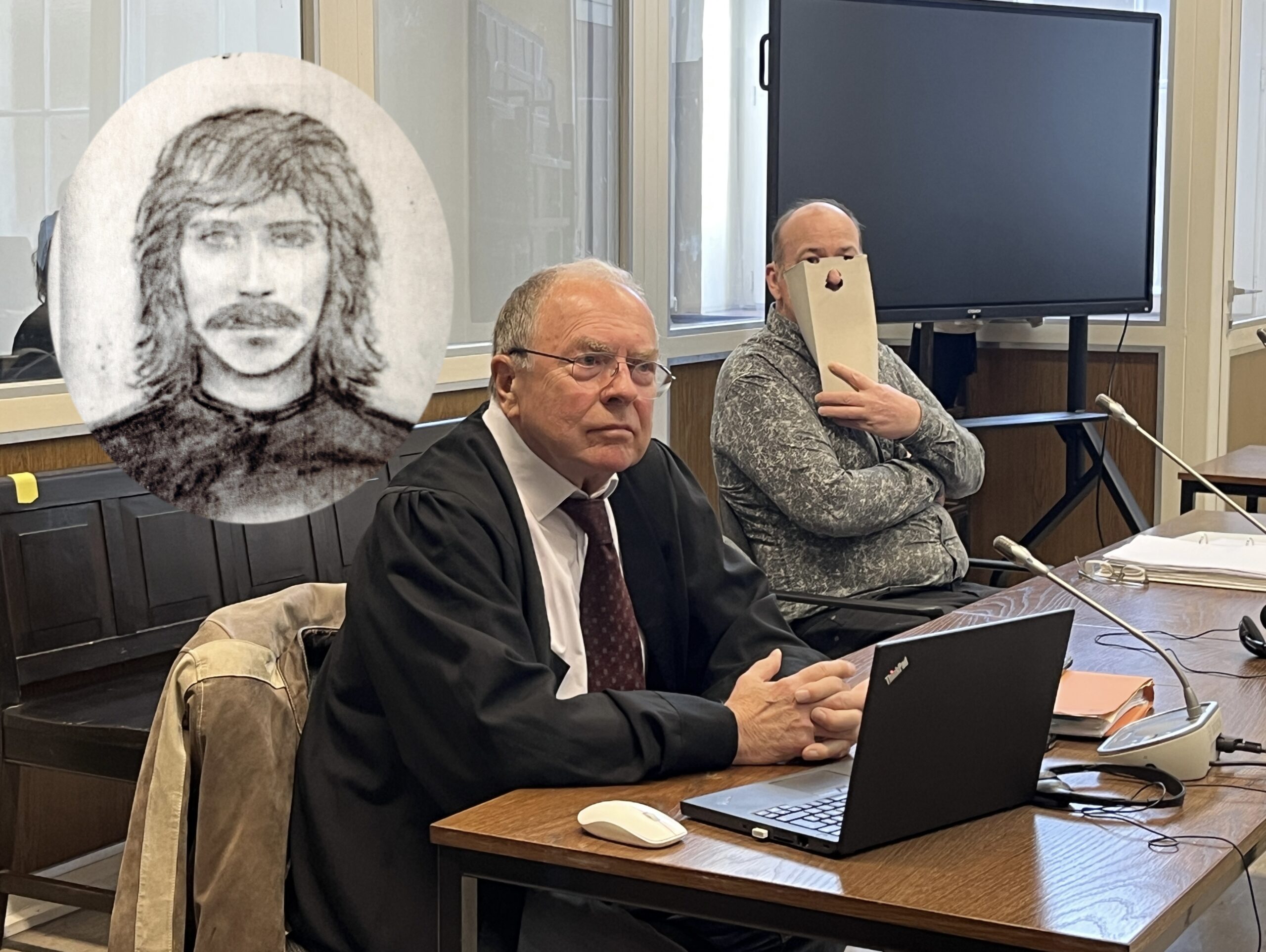 Der Angeklagte mit seinem Verteidiger