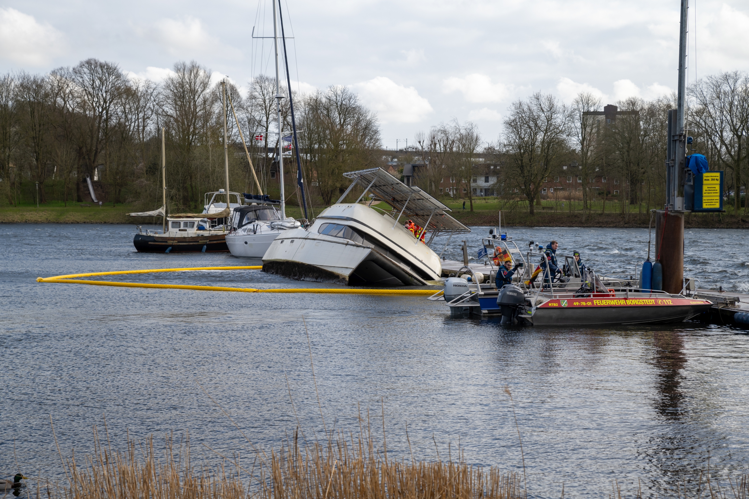 Yacht Katamaran Hafen Wasser