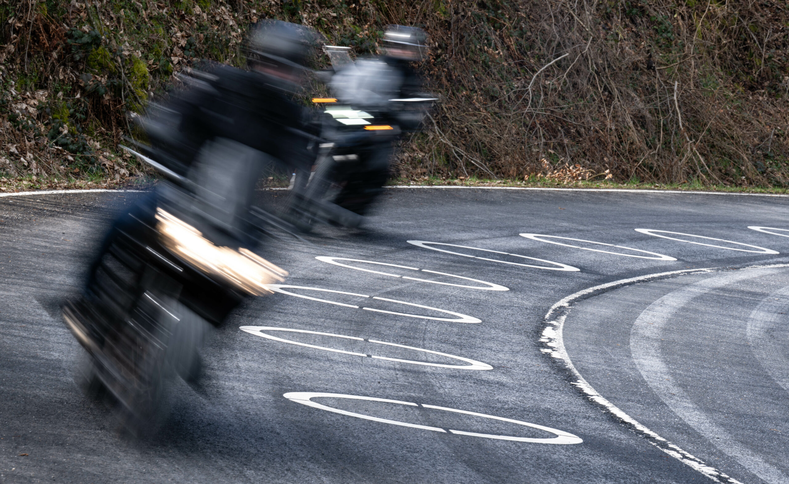 Motorradfahrer auf Tour bei der Eröffnung der Saison (Symbolbild): Einer von ihnen kam mit dem Rettungshubschrauber in eine Klinik.