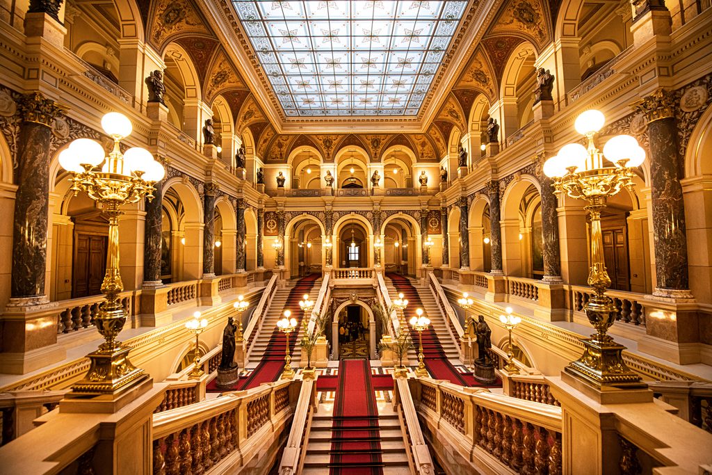 War Schauplatz von „Casino Royale“, „Mission: Impossible“ und „From Hell“: das Foyer des Nationalmuseums.