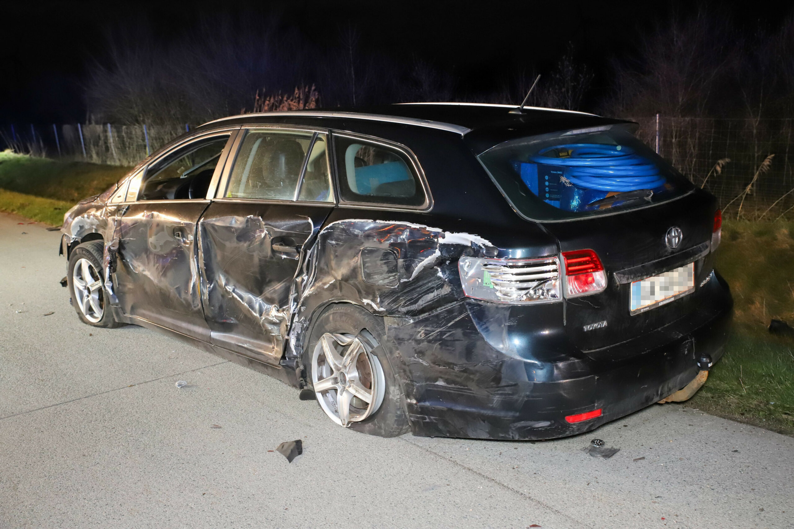 Der liegengebliebene Toyota wurde auf der A7 bei Großenaspe von einem Lkwfahrer erfasst.
